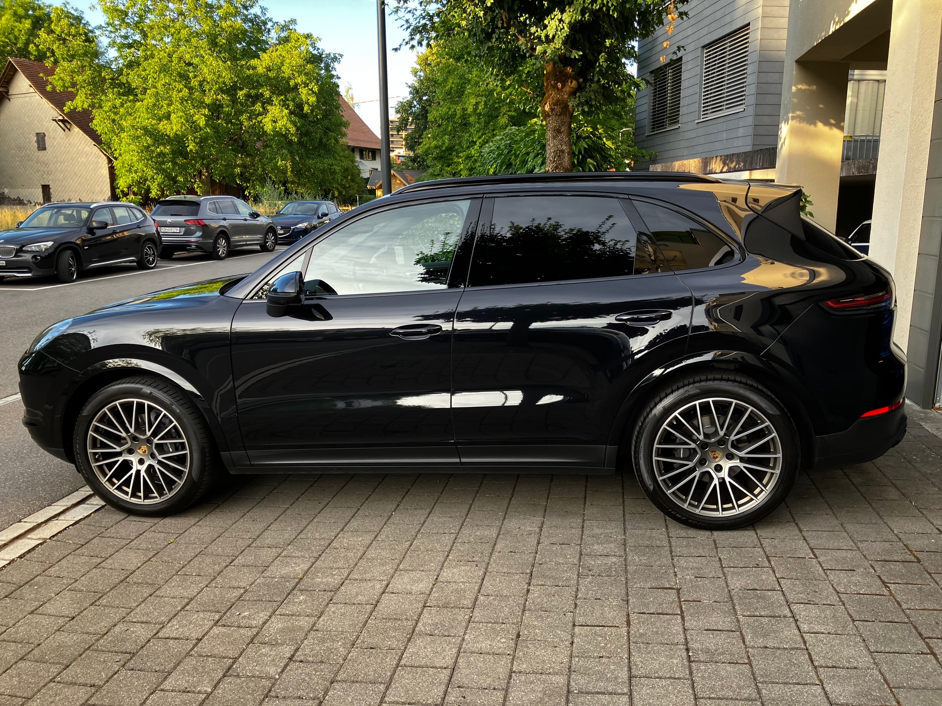 PORSCHE Cayenne Platinum Edition-image-6