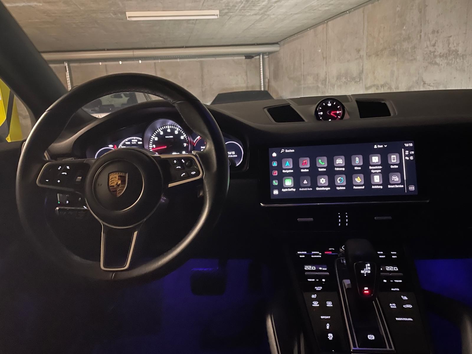 PORSCHE Cayenne Platinum Edition-image-3