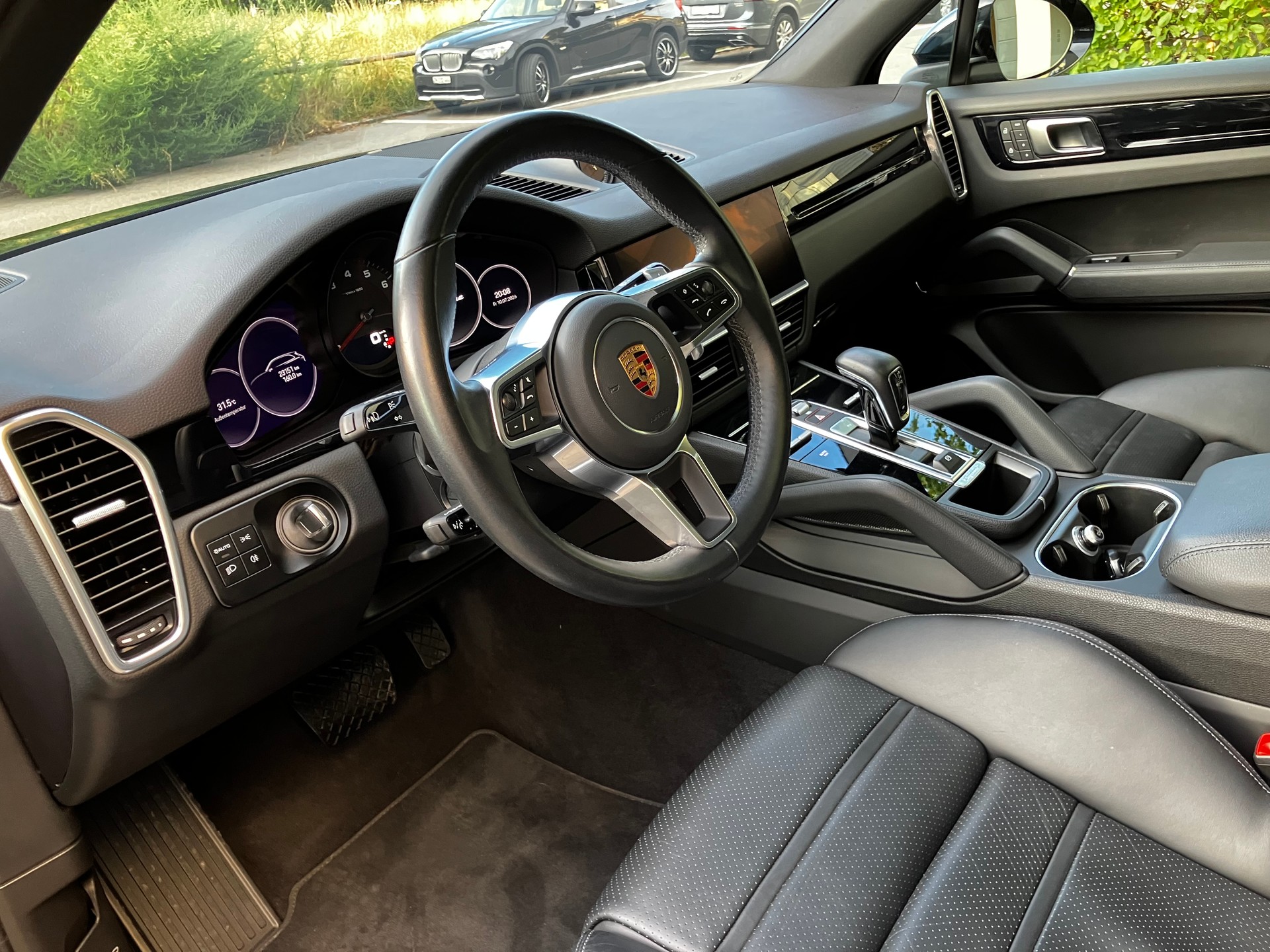 PORSCHE Cayenne Platinum Edition-image-10