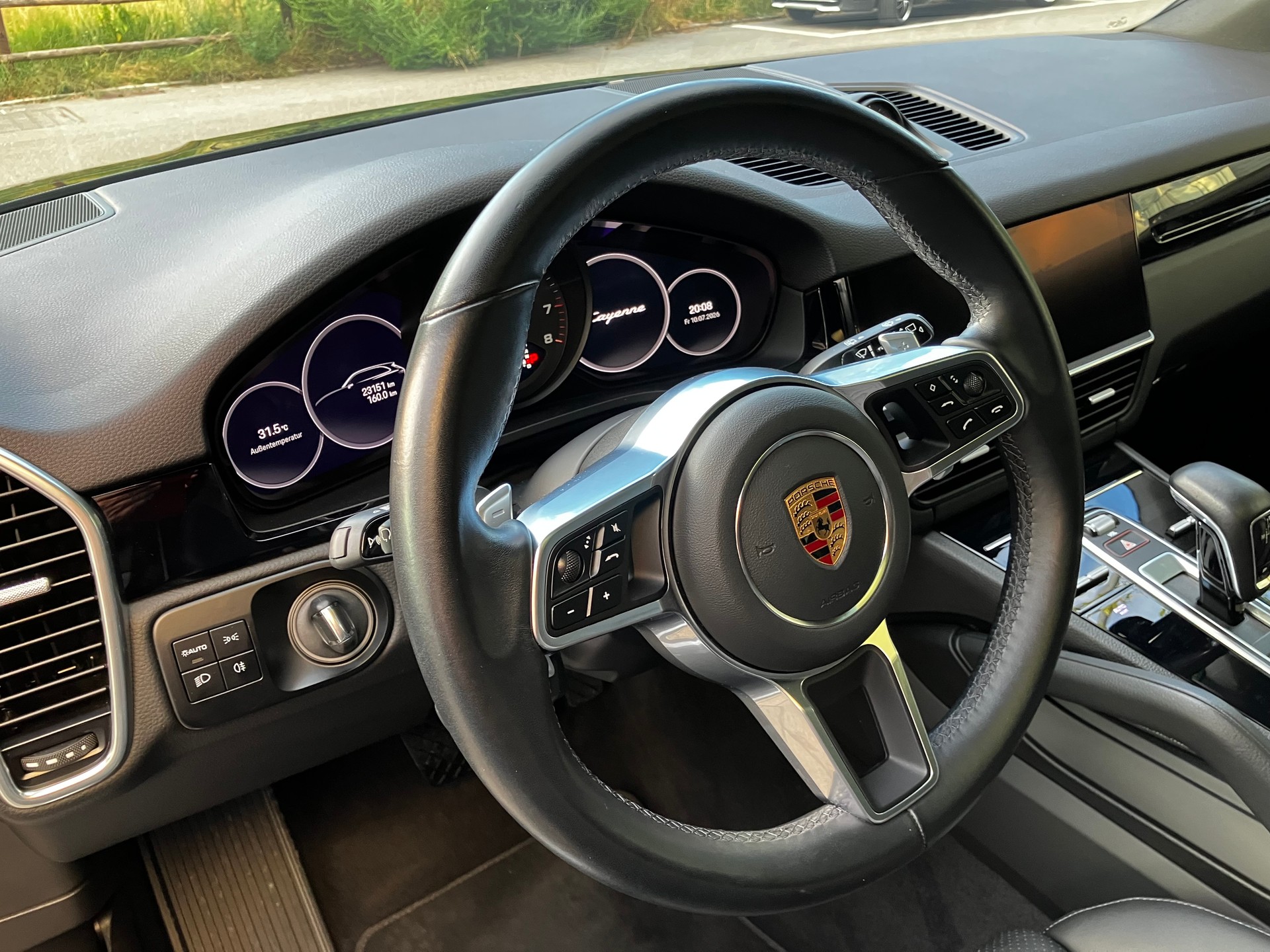 PORSCHE Cayenne Platinum Edition-image-8