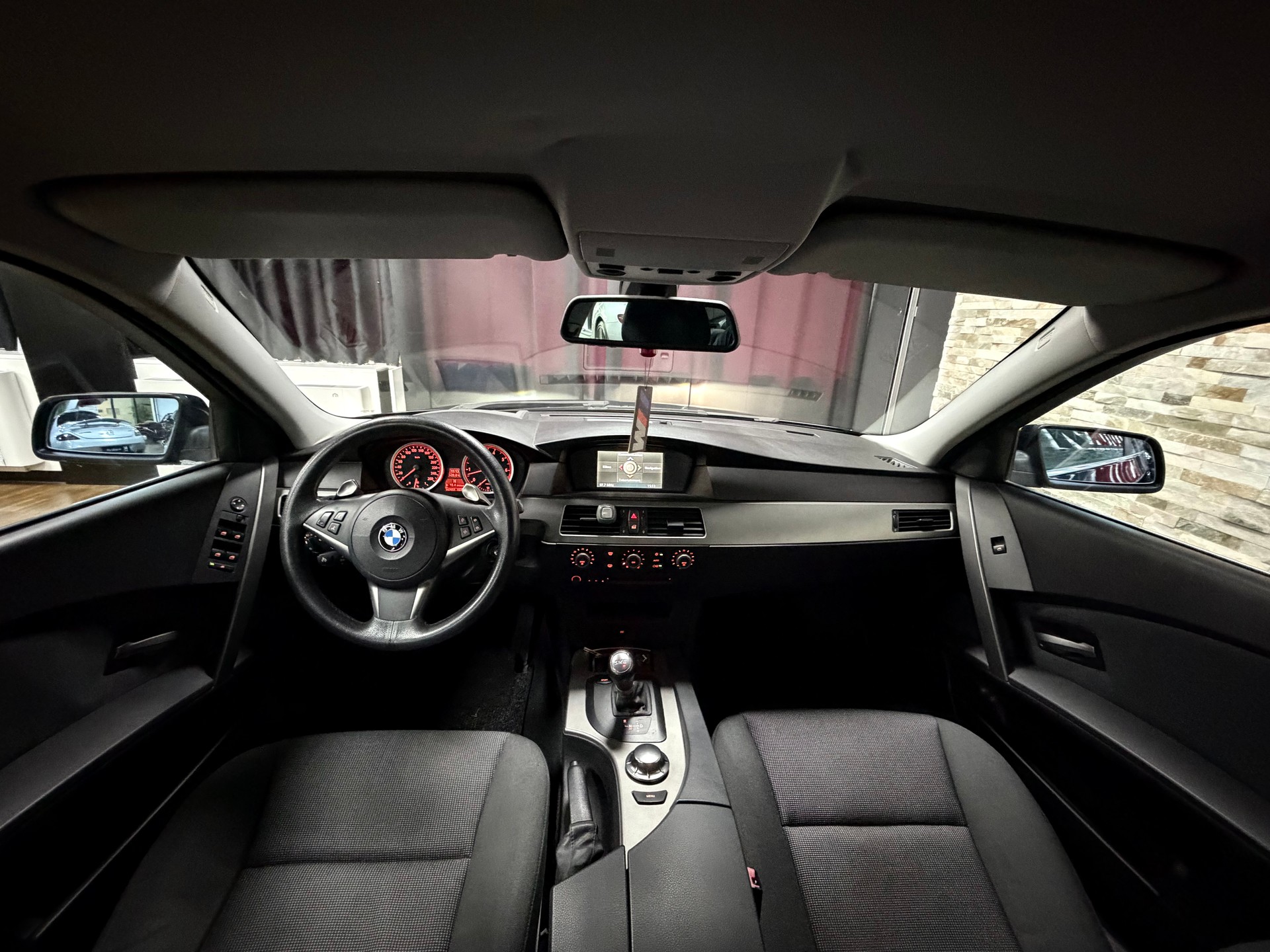 BMW 530i - SMG-image-16