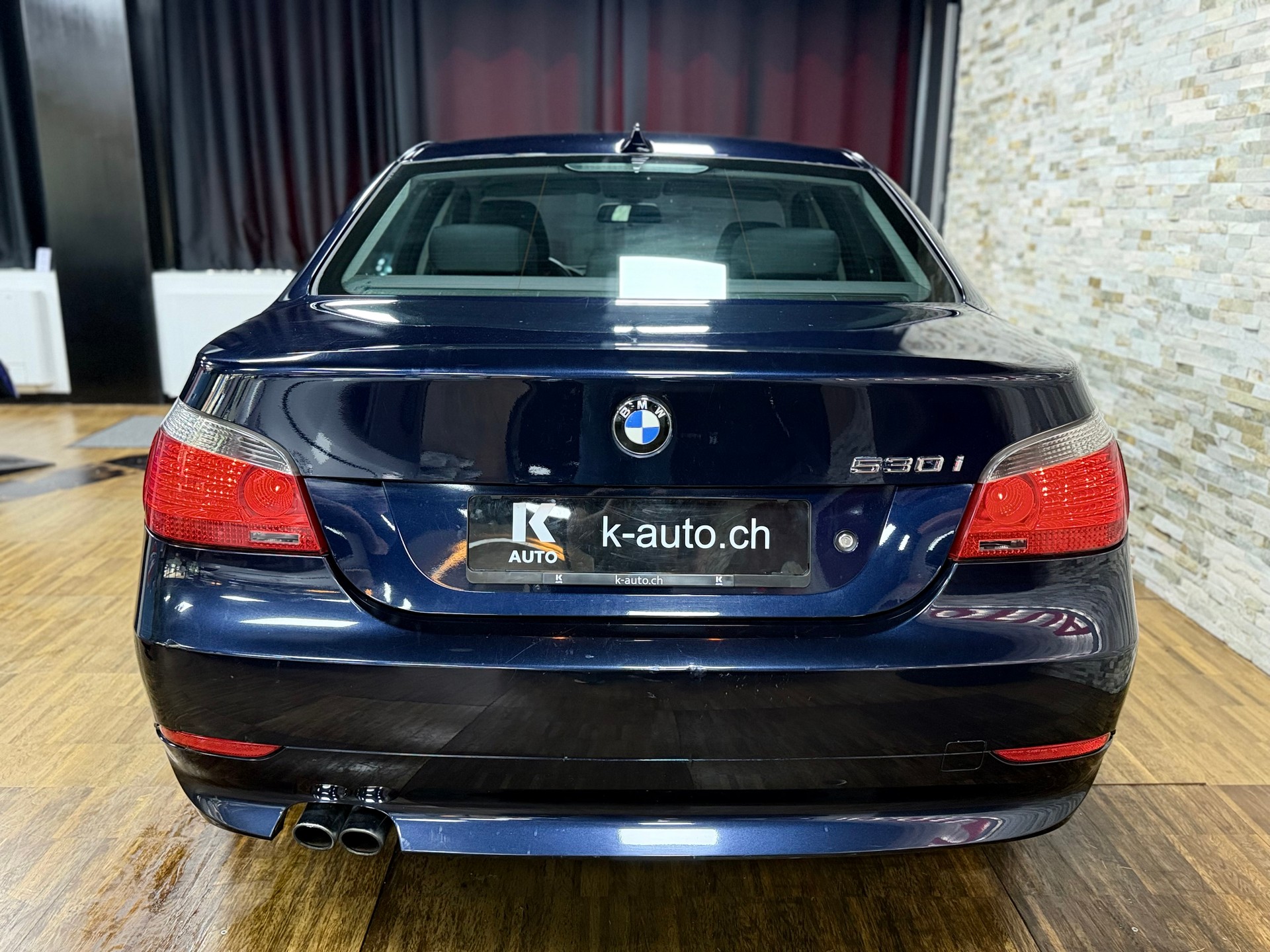 BMW 530i - SMG-showroom-element-3