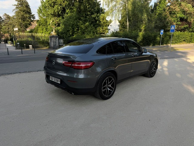MERCEDES-BENZ GLC 300 AMG Line 4m-image-2
