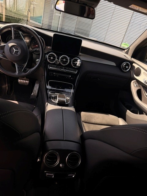 MERCEDES-BENZ GLC 300 AMG Line 4m-image-4