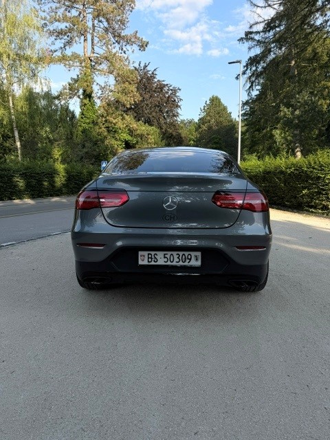 MERCEDES-BENZ GLC 300 AMG Line 4m-image-1