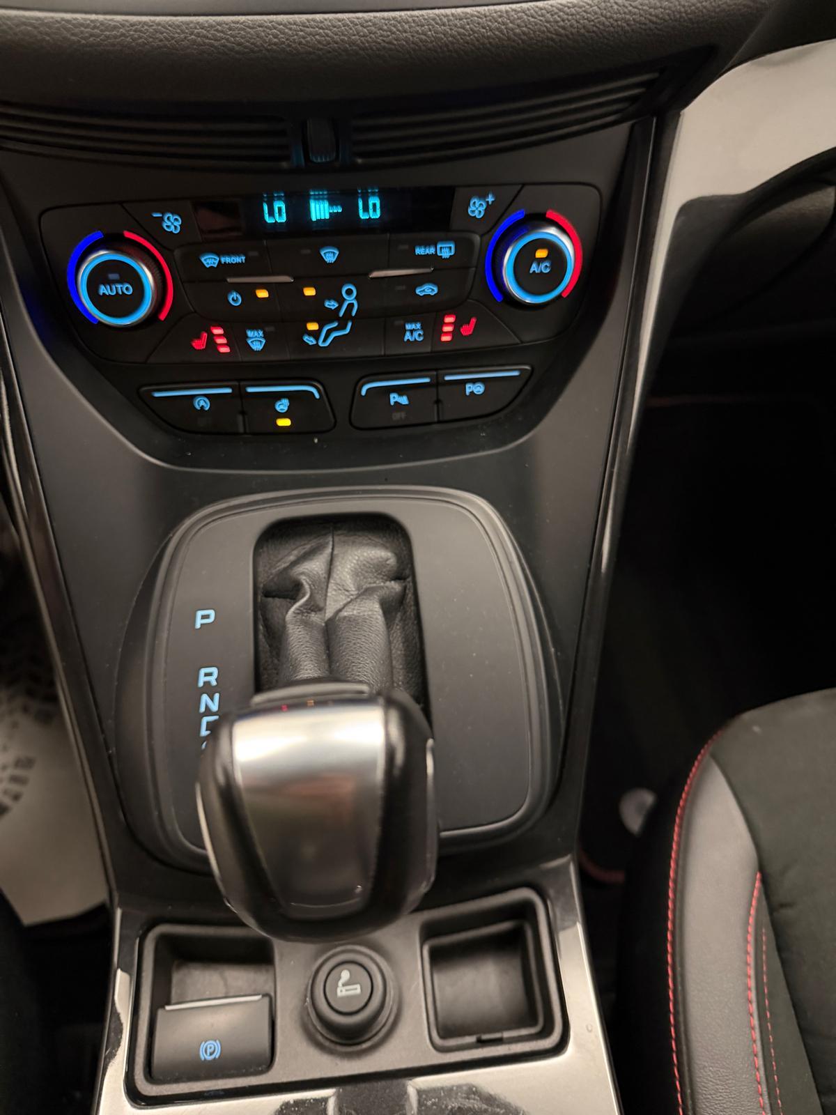 FORD Kuga 2.0 TDCi 150 ST-Line FPS-image-16