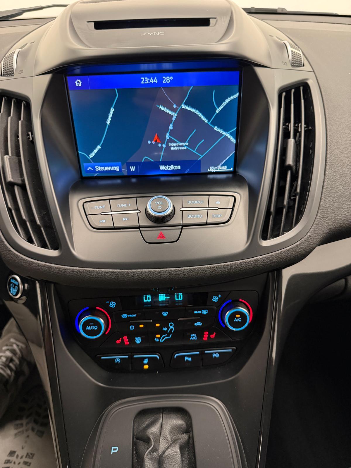 FORD Kuga 2.0 TDCi 150 ST-Line FPS-image-18