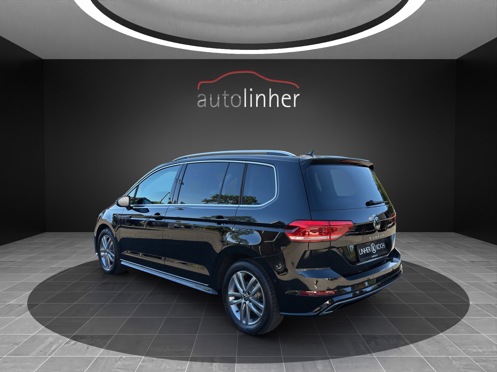 VW Touran 1.5 TSI R-Line DSG-showroom-element-2