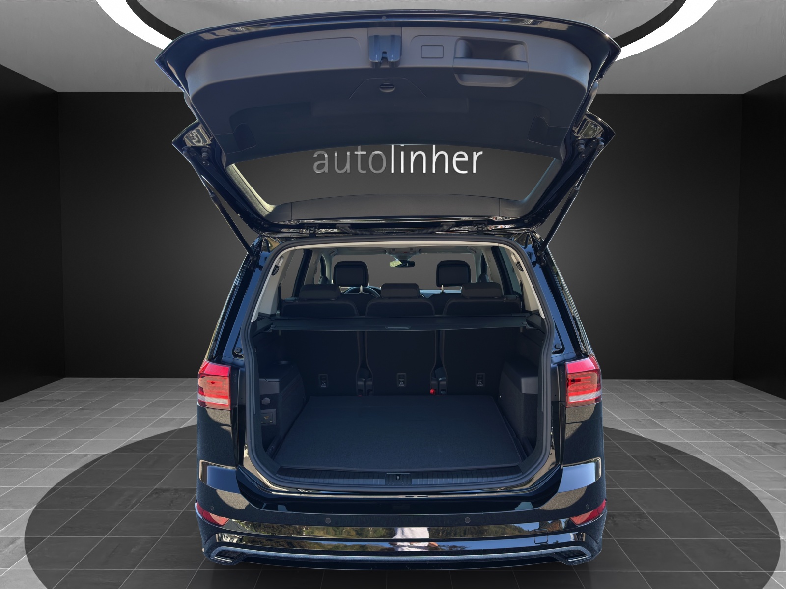 VW Touran 1.5 TSI R-Line DSG-image-12