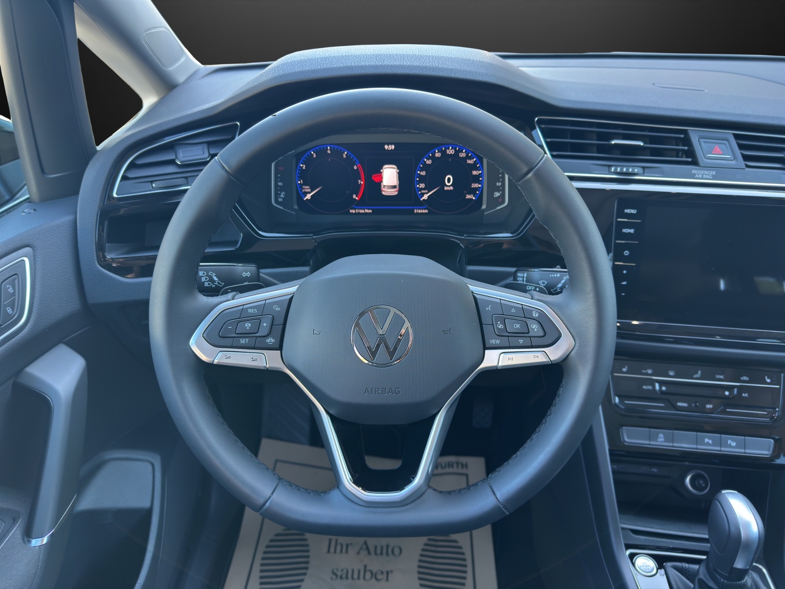VW Touran 1.5 TSI R-Line DSG-image-10