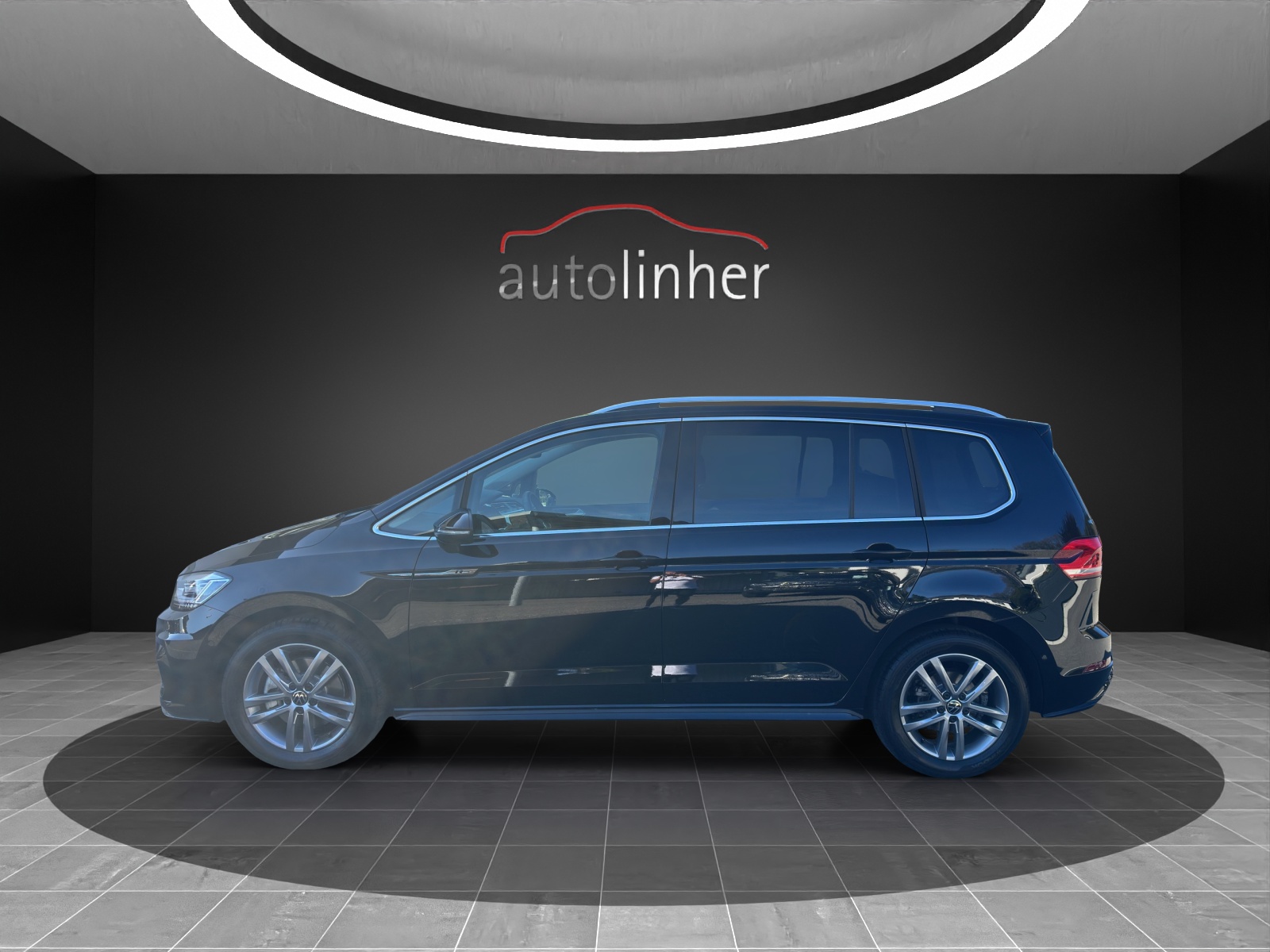 VW Touran 1.5 TSI R-Line DSG-showroom-element-1