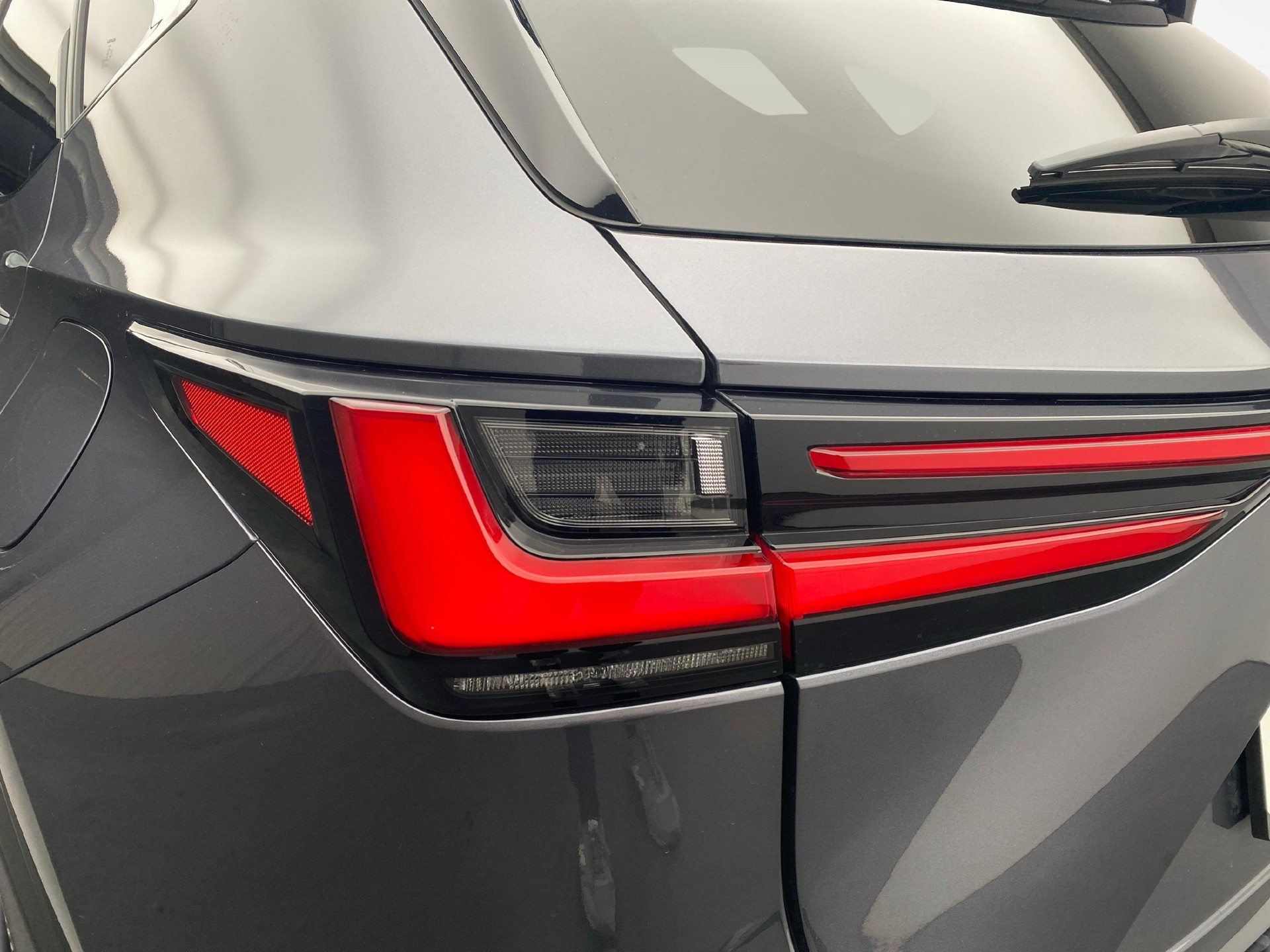LEXUS NX 450h+ Excellence-image-19