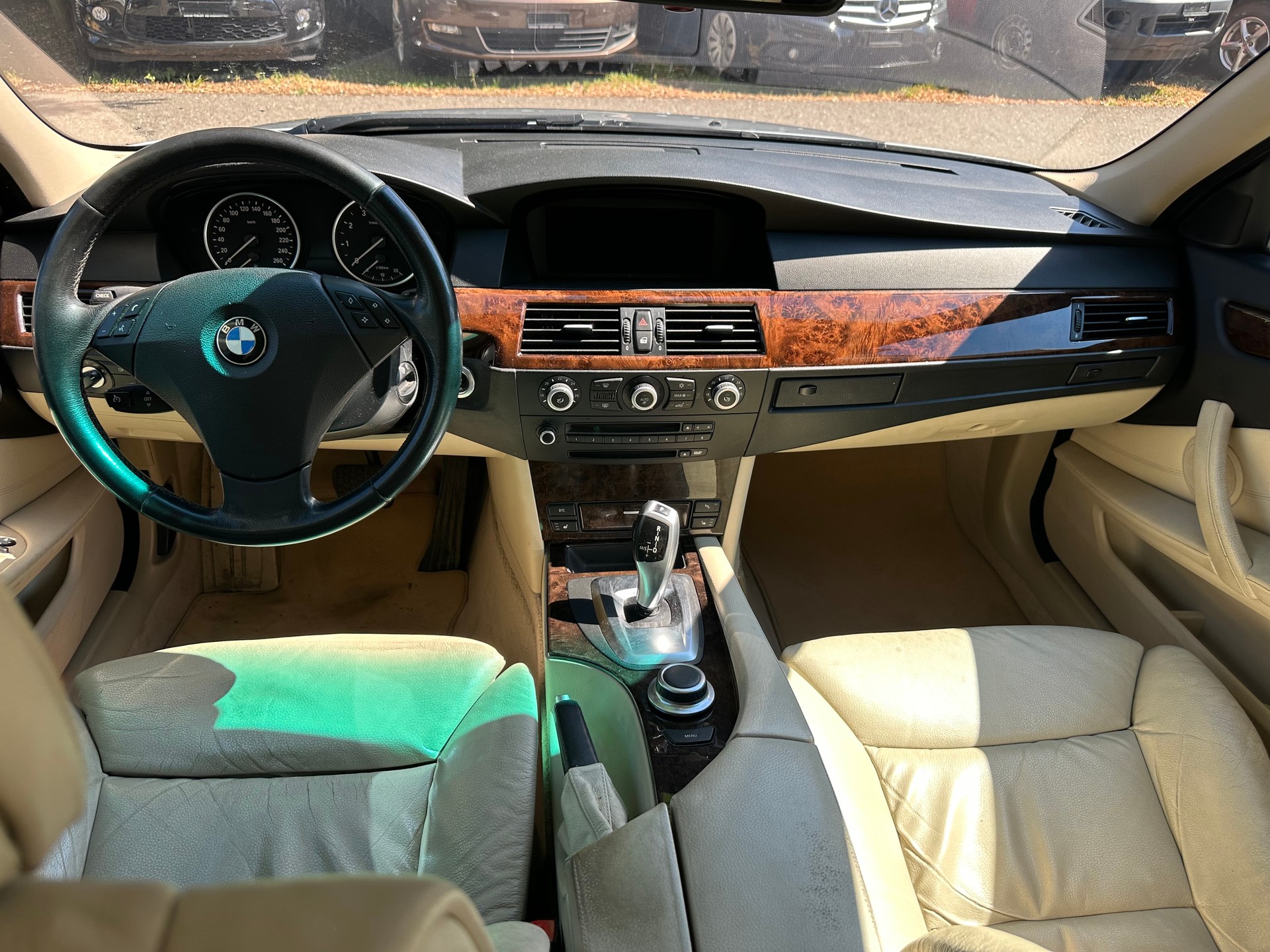 BMW 530xi Steptronic-image-9