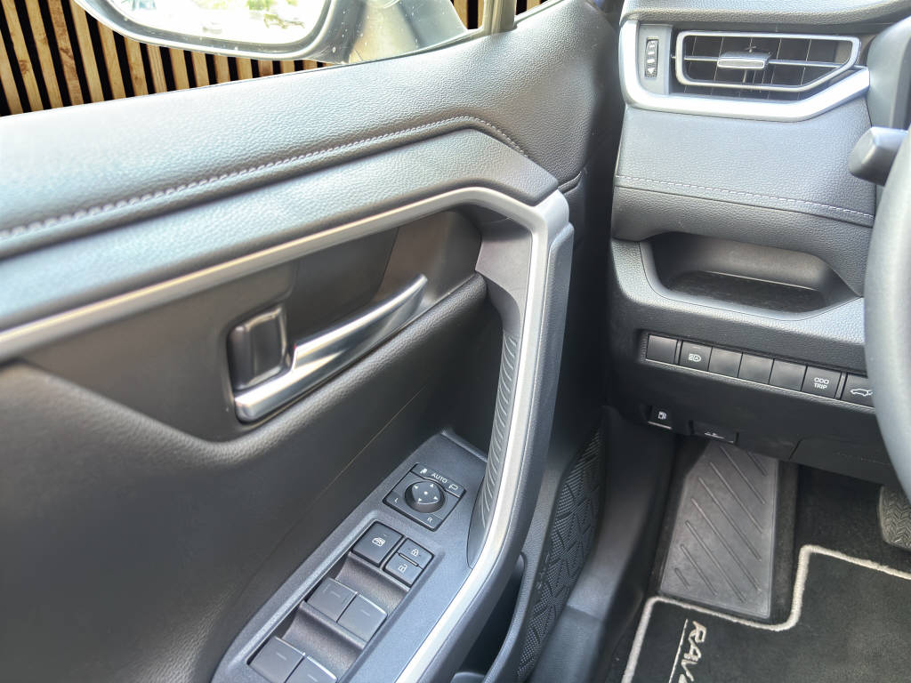 TOYOTA RAV-4 2.5 HEV Trend-image-12