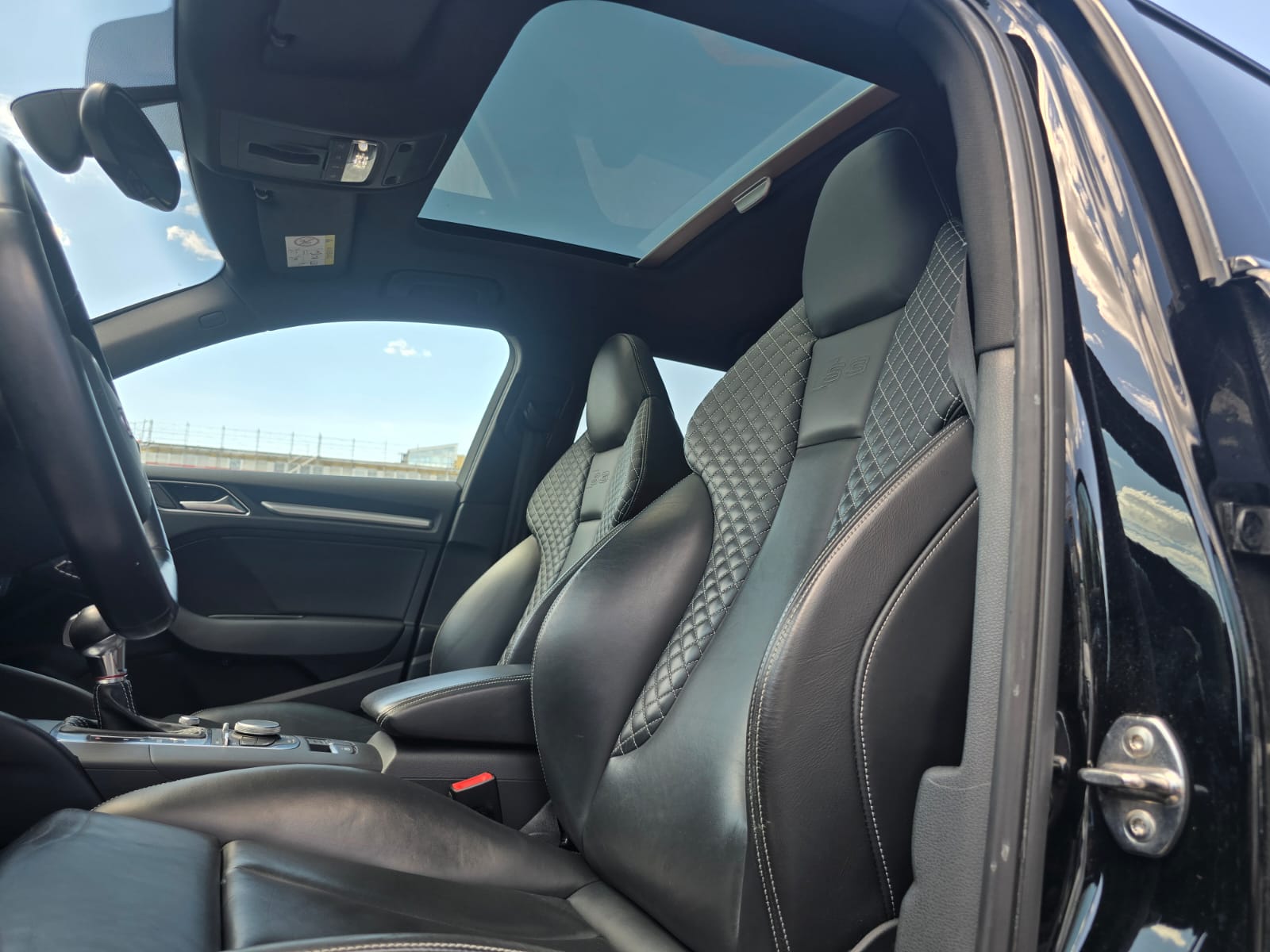 AUDI S3 Sportback 2.0 TFSI quattro S-tronic-image-6