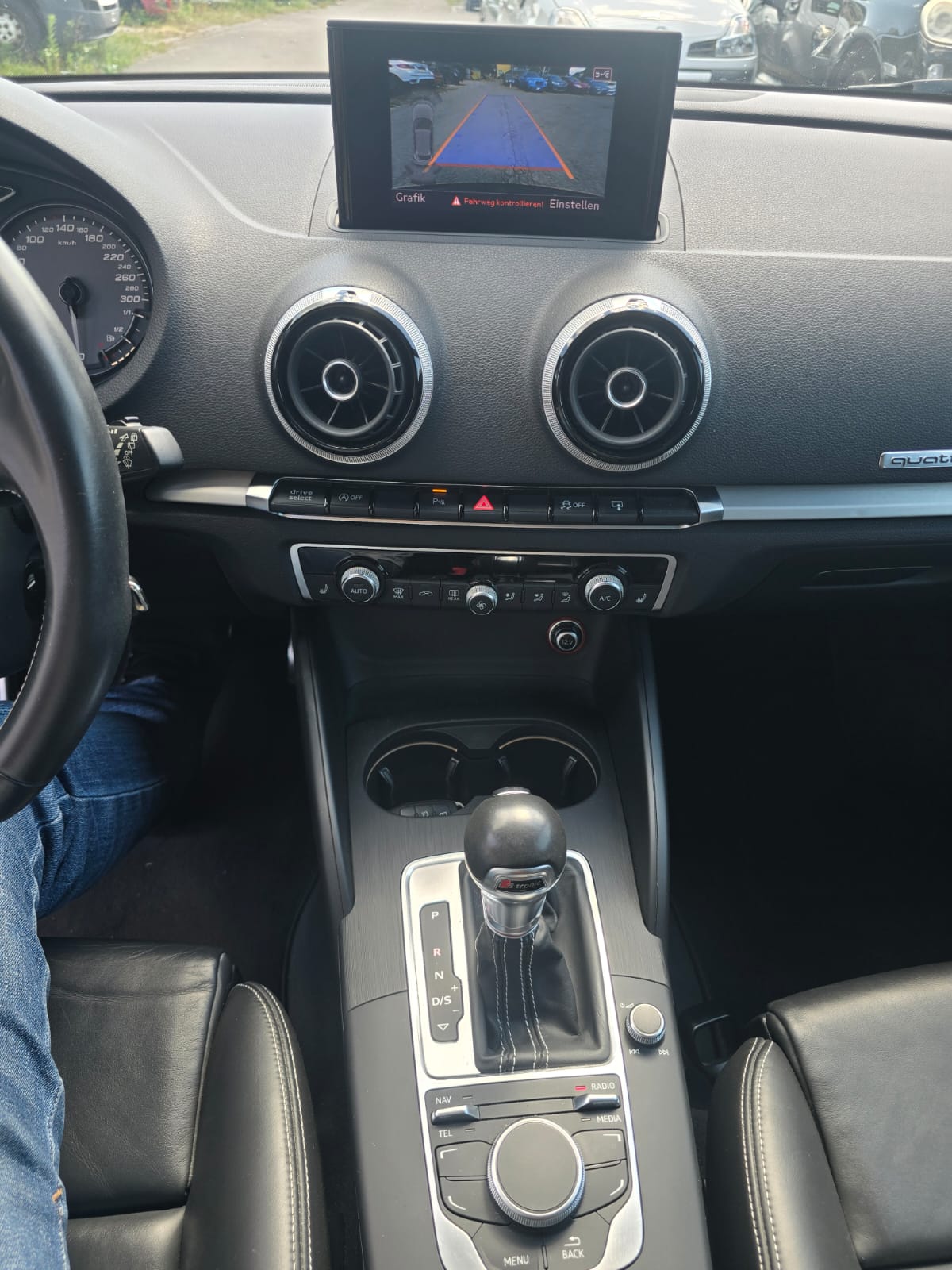 AUDI S3 Sportback 2.0 TFSI quattro S-tronic-image-10