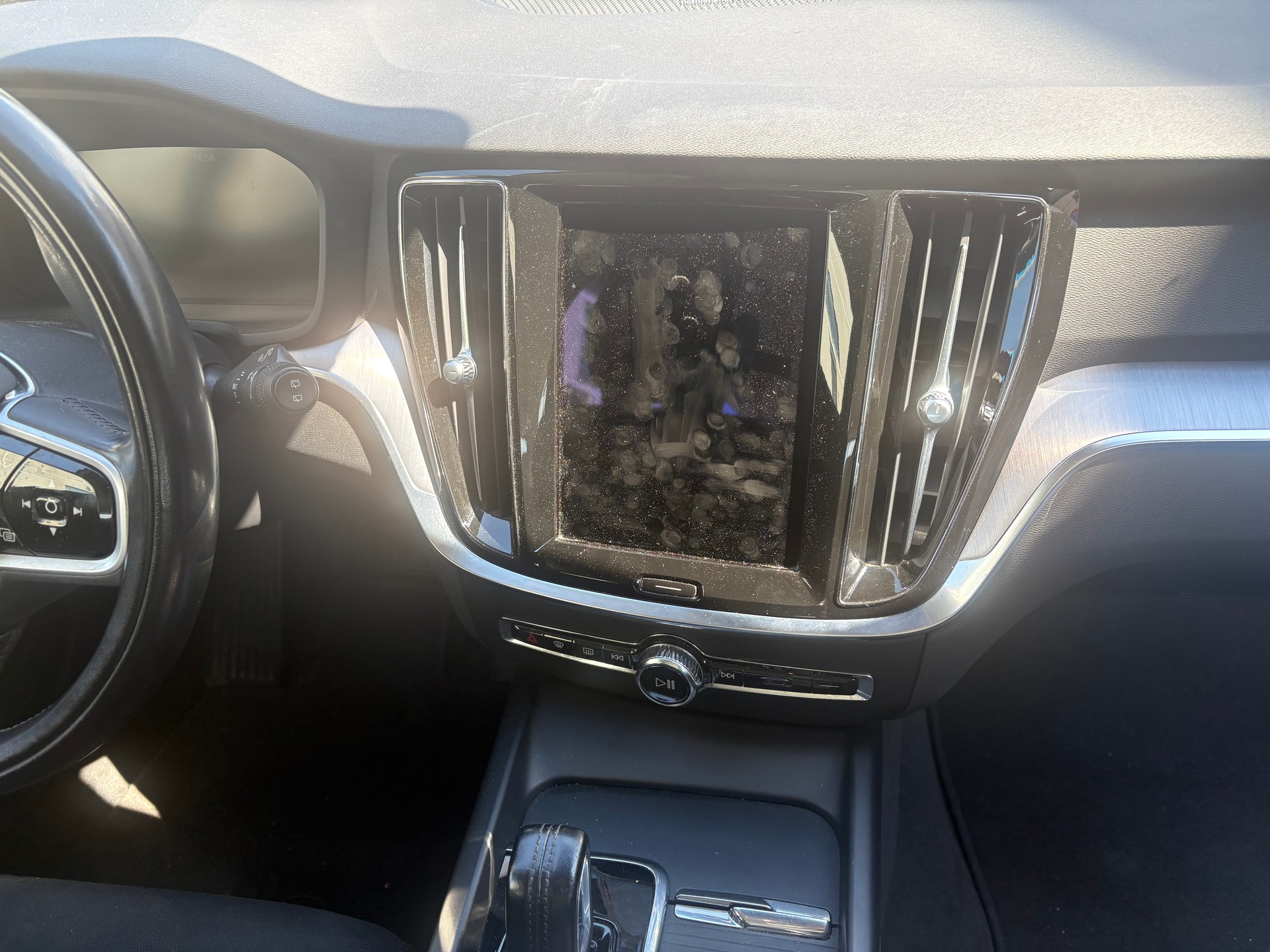 VOLVO V60 B4 Diesel Mild Hybrid Inscription Geartronic-image-12