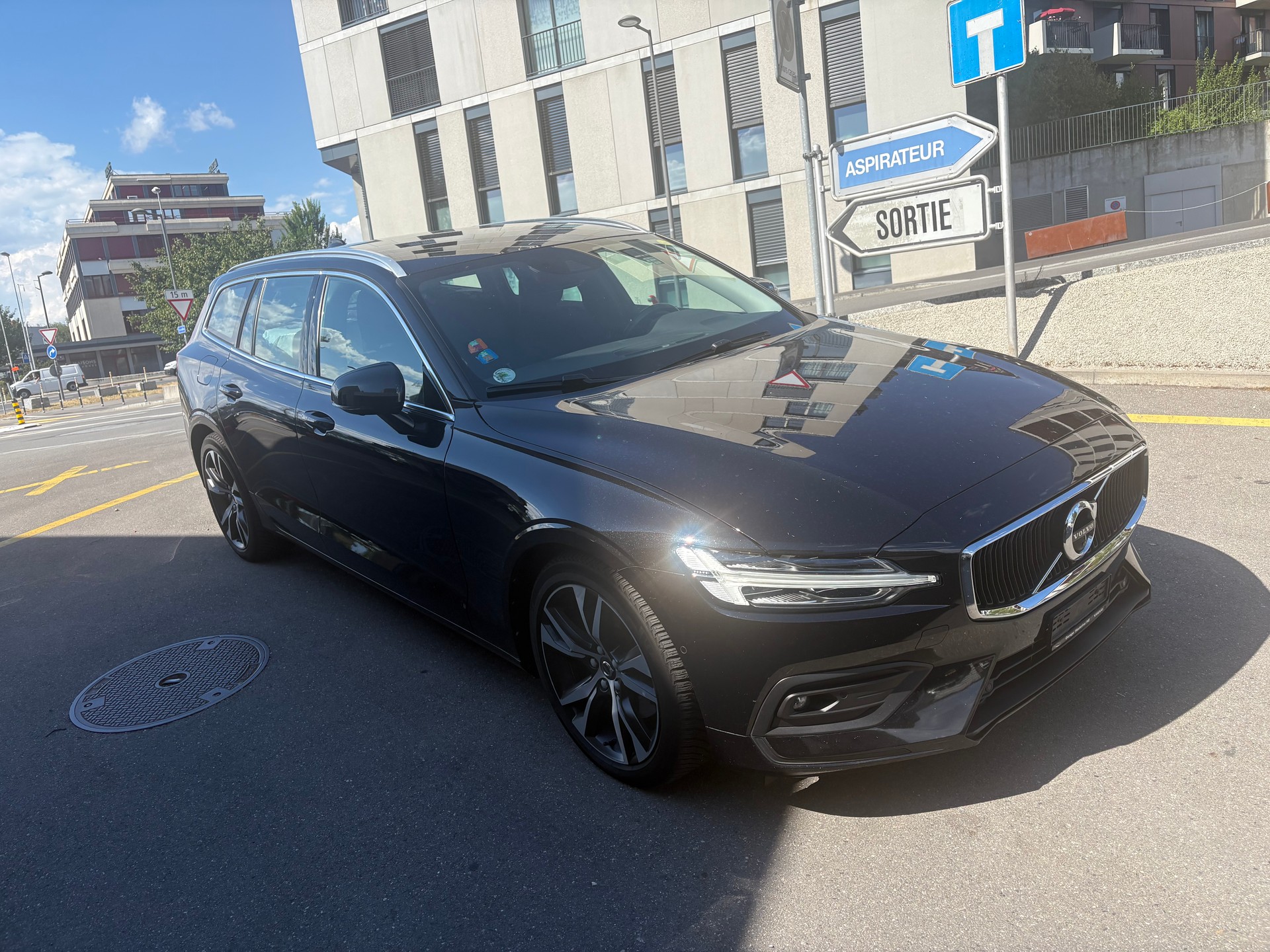 VOLVO V60 B4 Diesel Mild Hybrid Inscription Geartronic-image-1