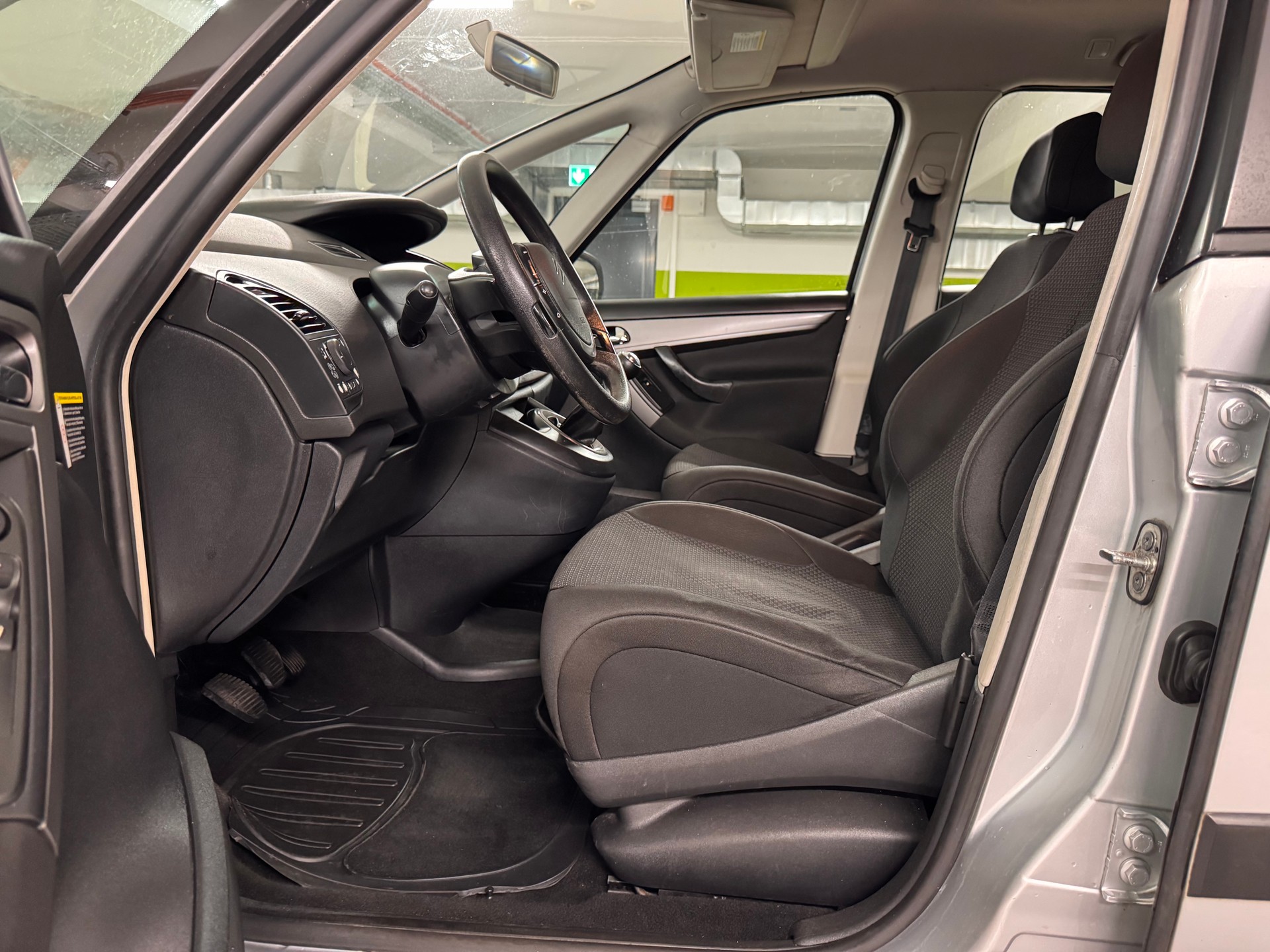 CITROEN Grand C4 Picasso 1.6i 16V Essentiel-image-9