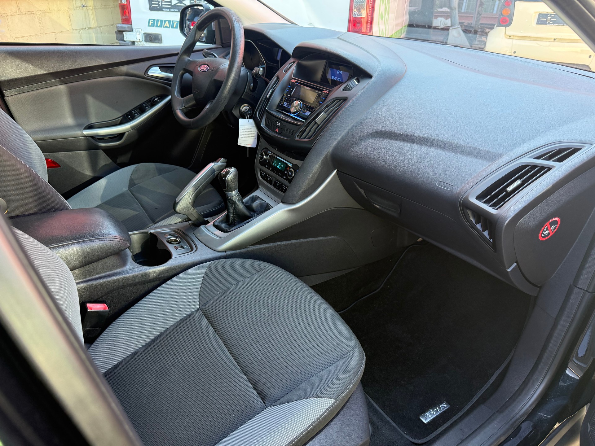 FORD Focus 1.6i VCT Trend-image-10