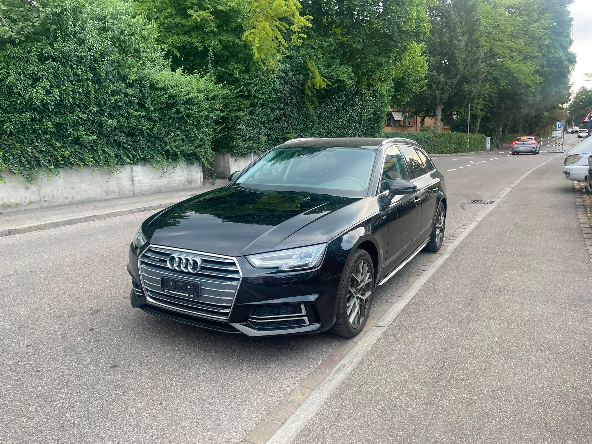 AUDI A4 Avant 2.0 TDI Sport quattro S-tronic-image-2