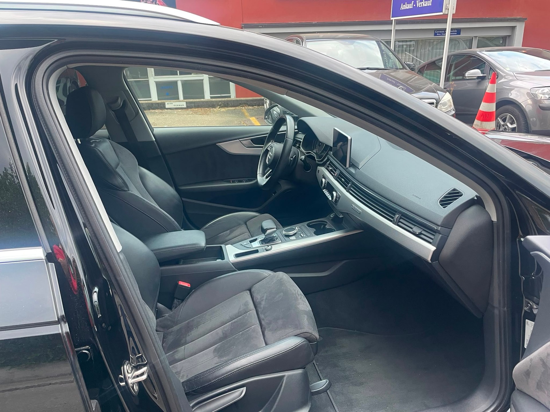 AUDI A4 Avant 2.0 TDI Sport quattro S-tronic-image-6