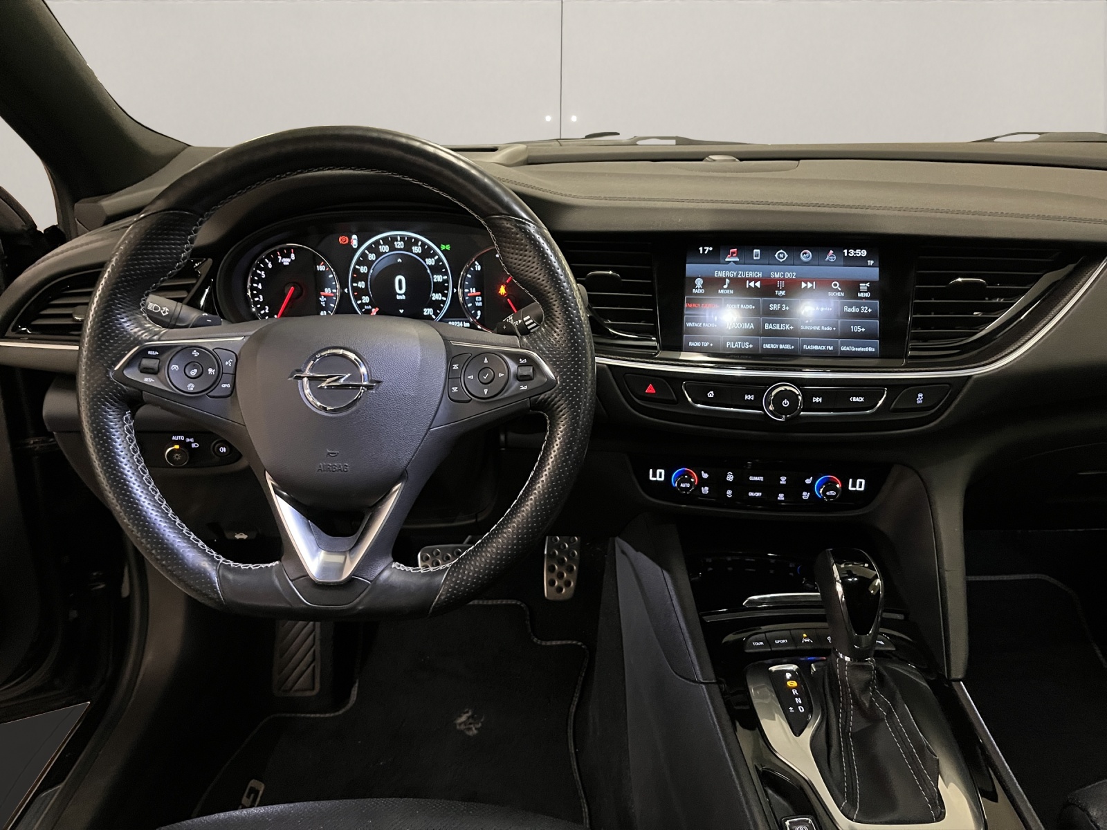 OPEL Insignia Sports Tourer 2.0 T GSi AWD-image-8