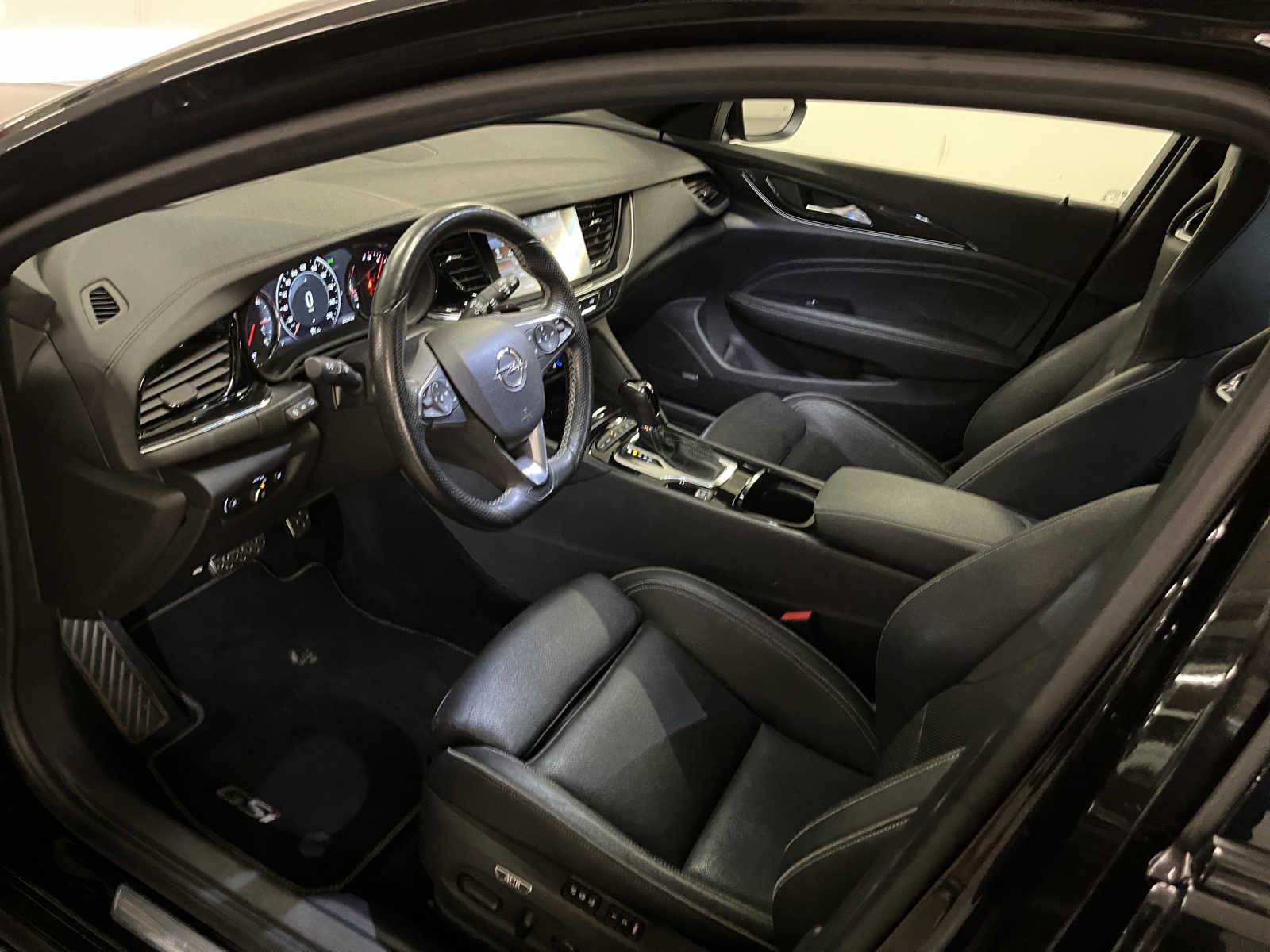OPEL Insignia Sports Tourer 2.0 T GSi AWD-image-6