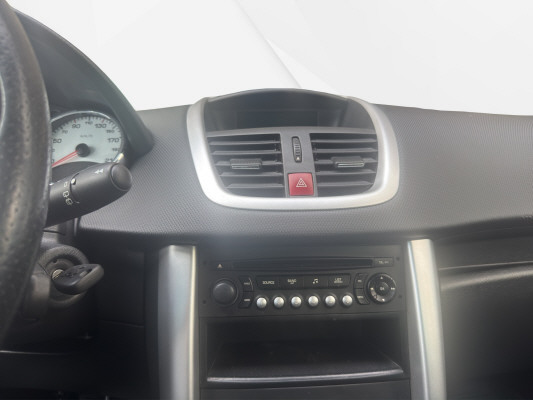 PEUGEOT 207 SW 1.6 16V Active-image-8