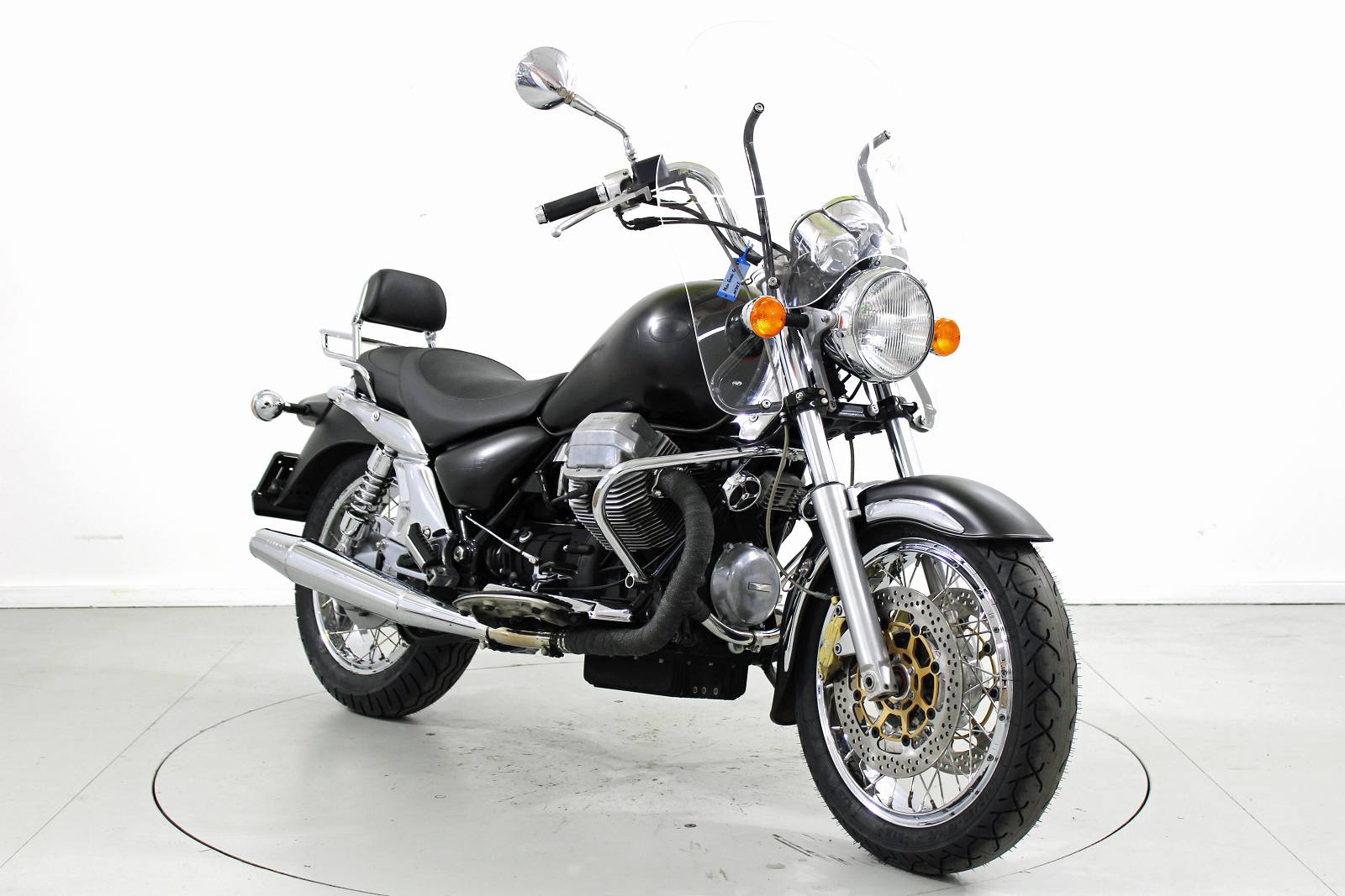 MOTO GUZZI California EV-showroom-element-1