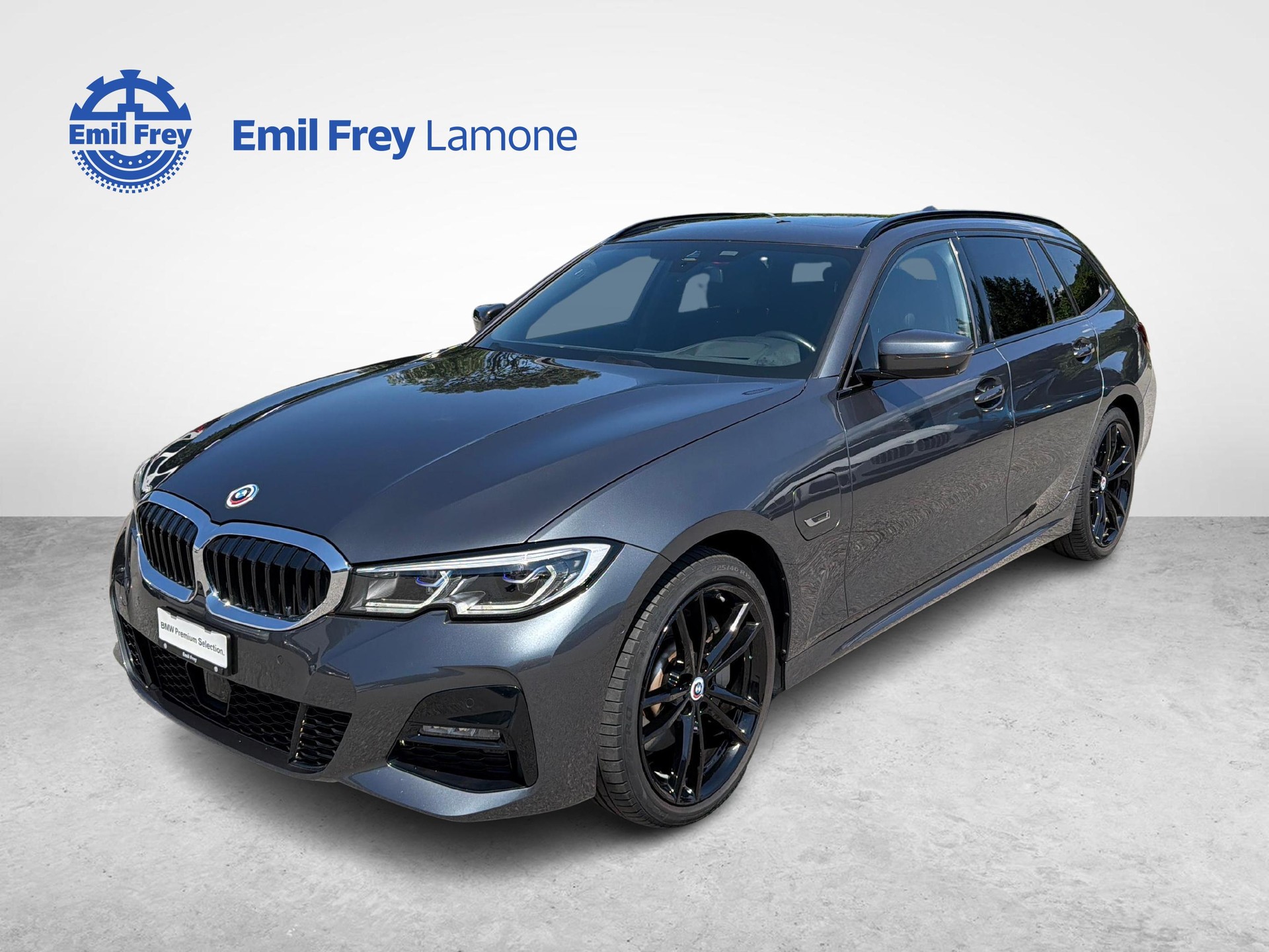 BMW 330e xDrive SAG Touring-image-0