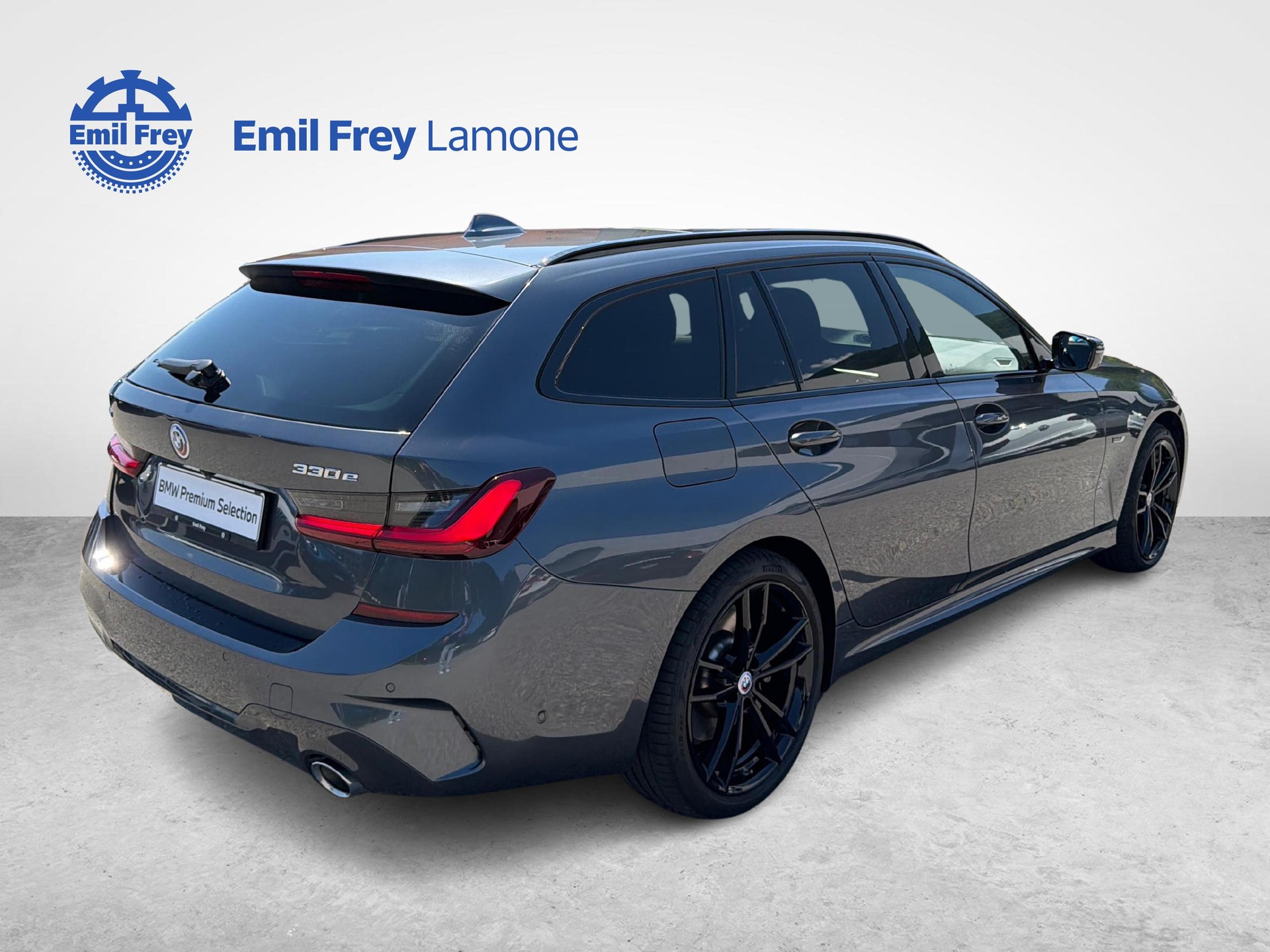 BMW 330e xDrive SAG Touring-image-6