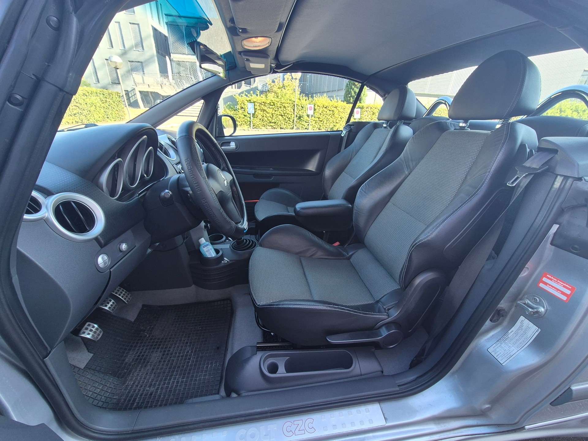 MITSUBISHI Colt Cabriolet 1.5 16V Turbo-image-4