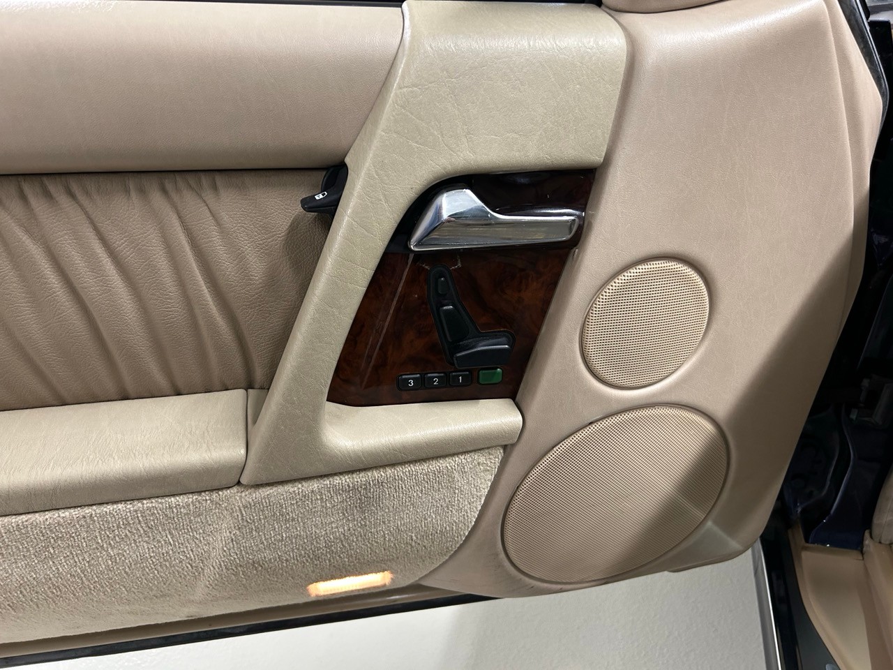 MERCEDES-BENZ SL 600 Automatic-image-11