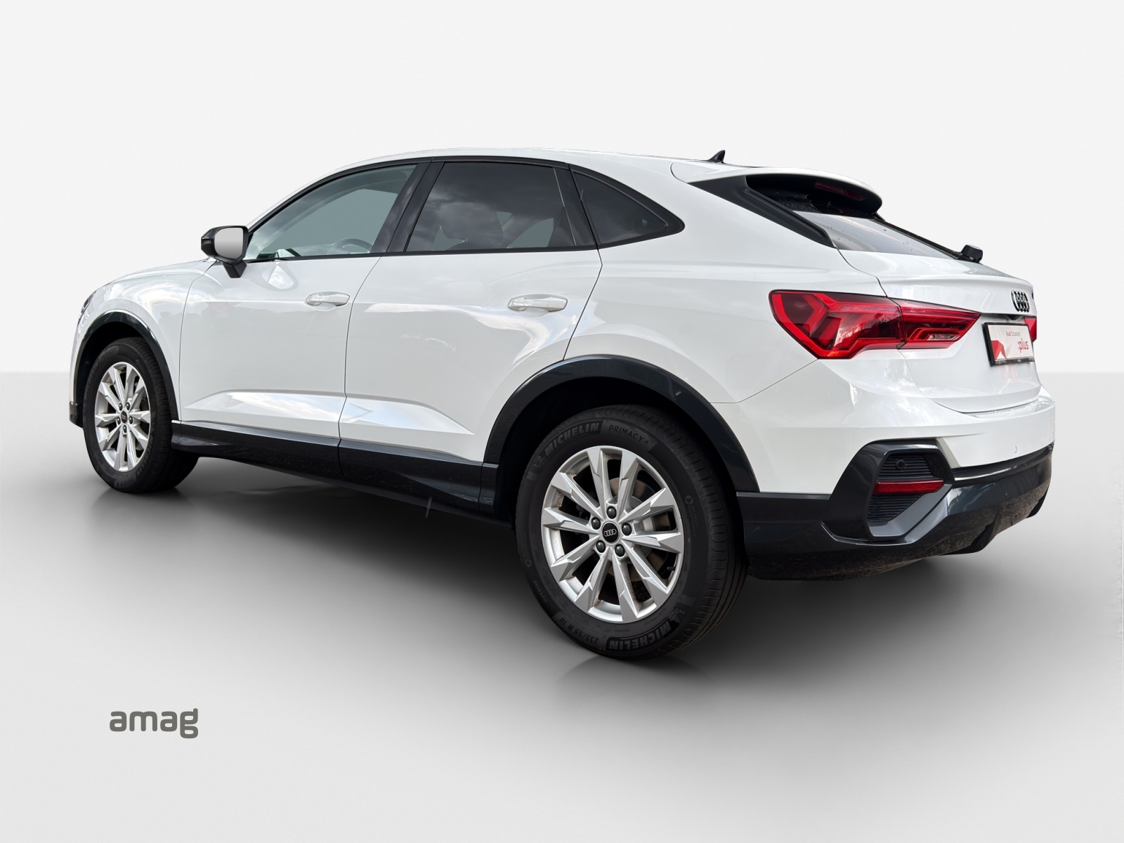 AUDI Q3 Sportback 35 TFSI Attraction S-tronic-image-2