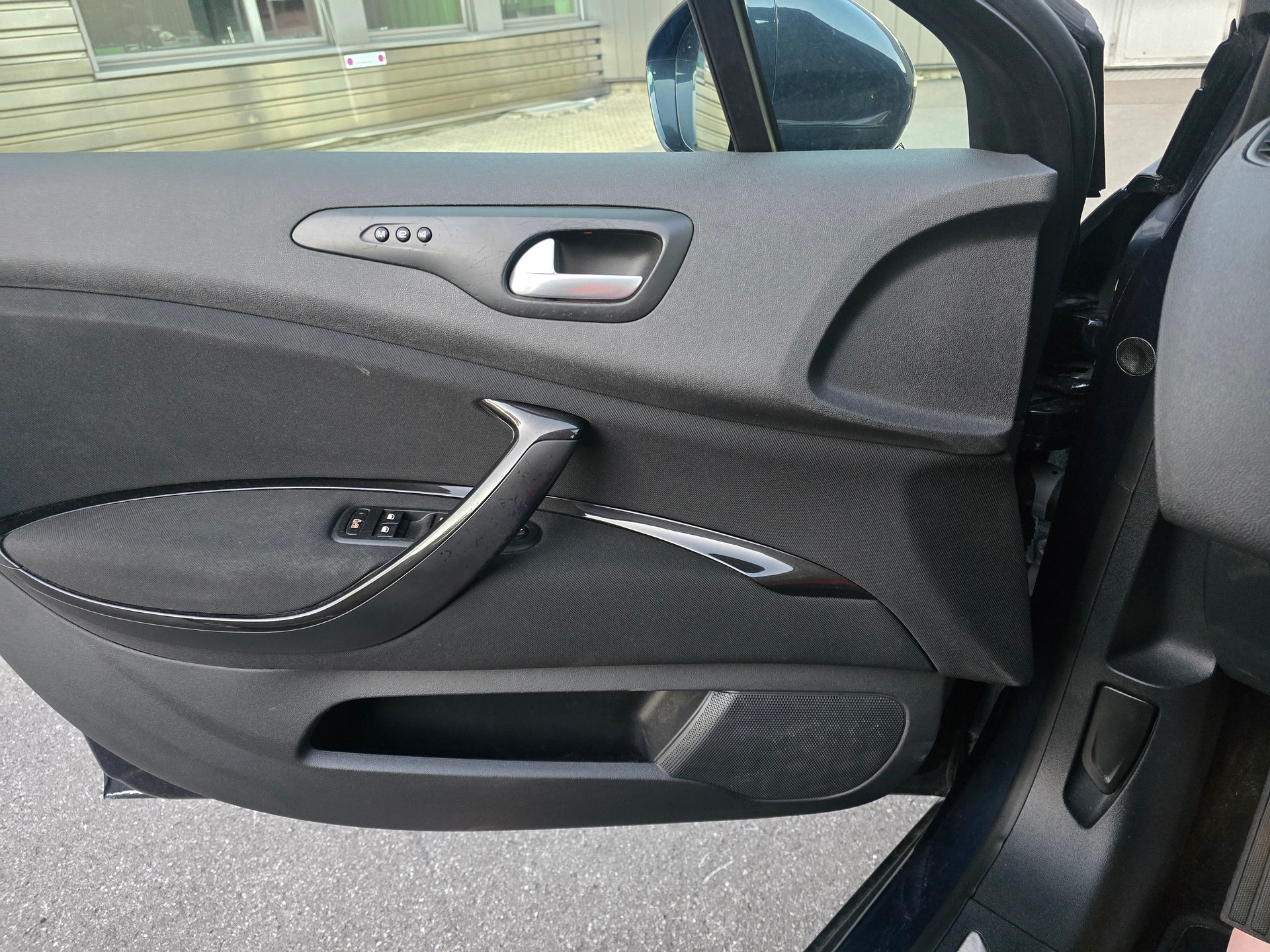 CITROEN C5 Berline 3.0 HDi V6 Exclusive Automatic-image-13