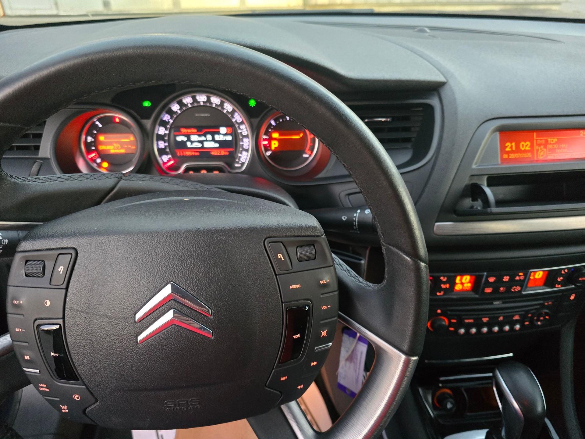 CITROEN C5 Berline 3.0 HDi V6 Exclusive Automatic-image-8