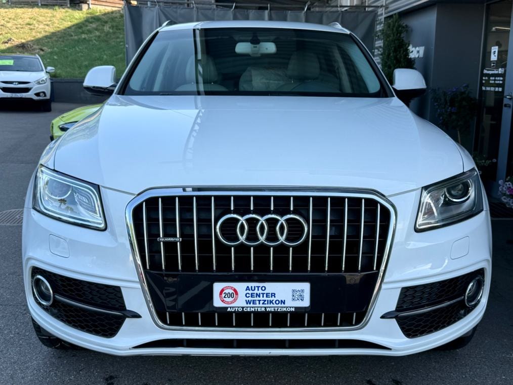 AUDI Q5 2.0 TDi quattro S line-image-0