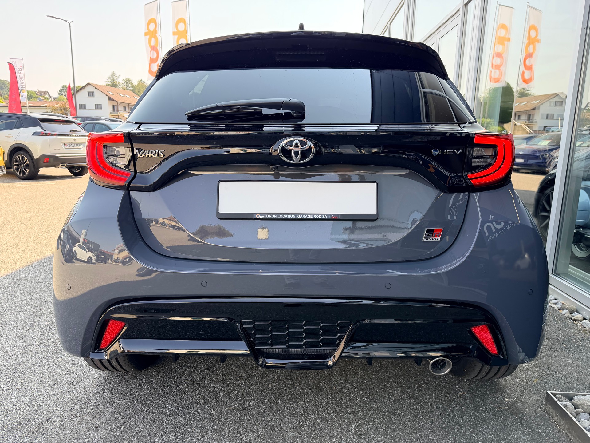TOYOTA Yaris 1.5 GR Sport e-CVT-image-4