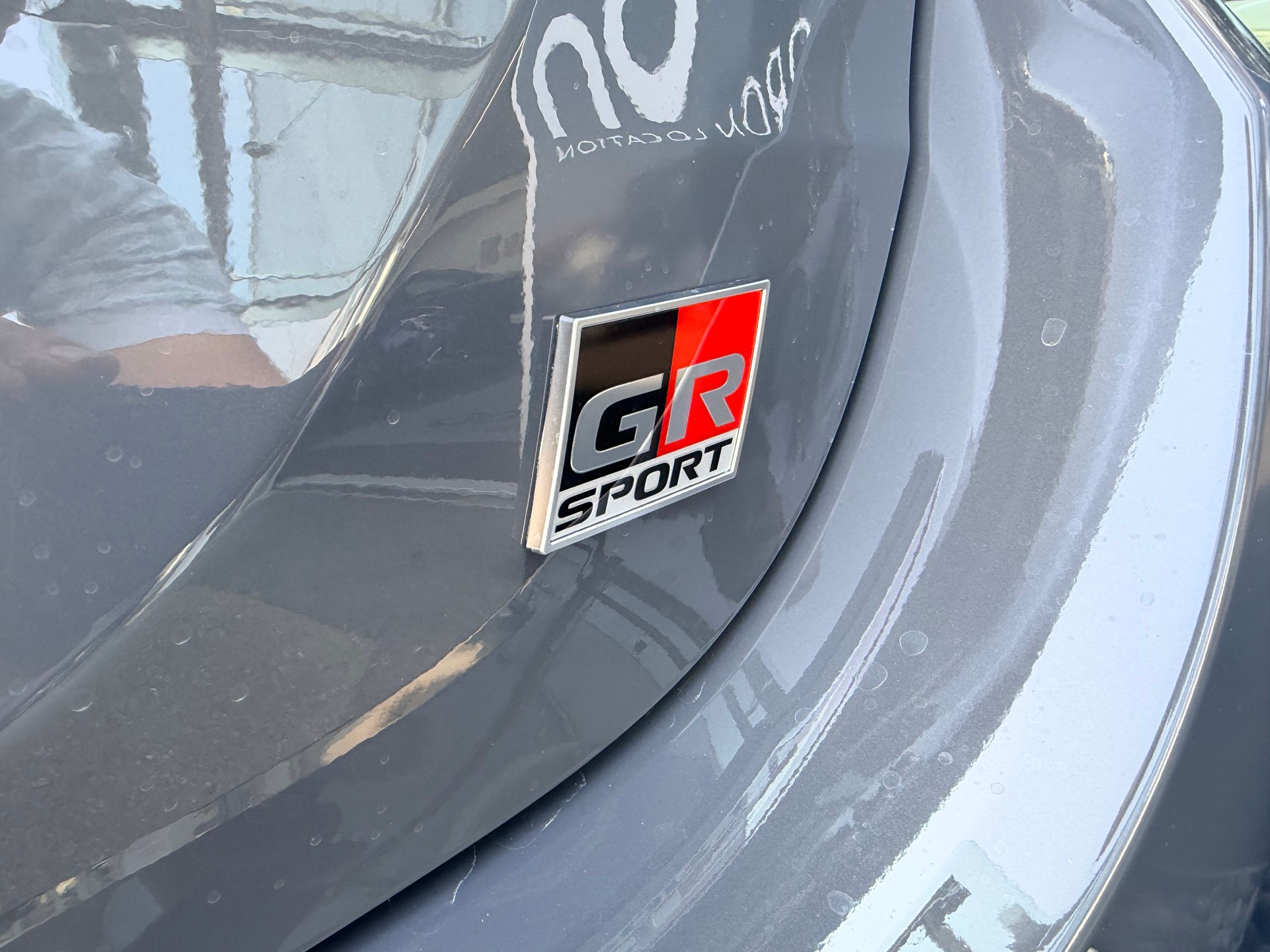 TOYOTA Yaris 1.5 GR Sport e-CVT-image-8