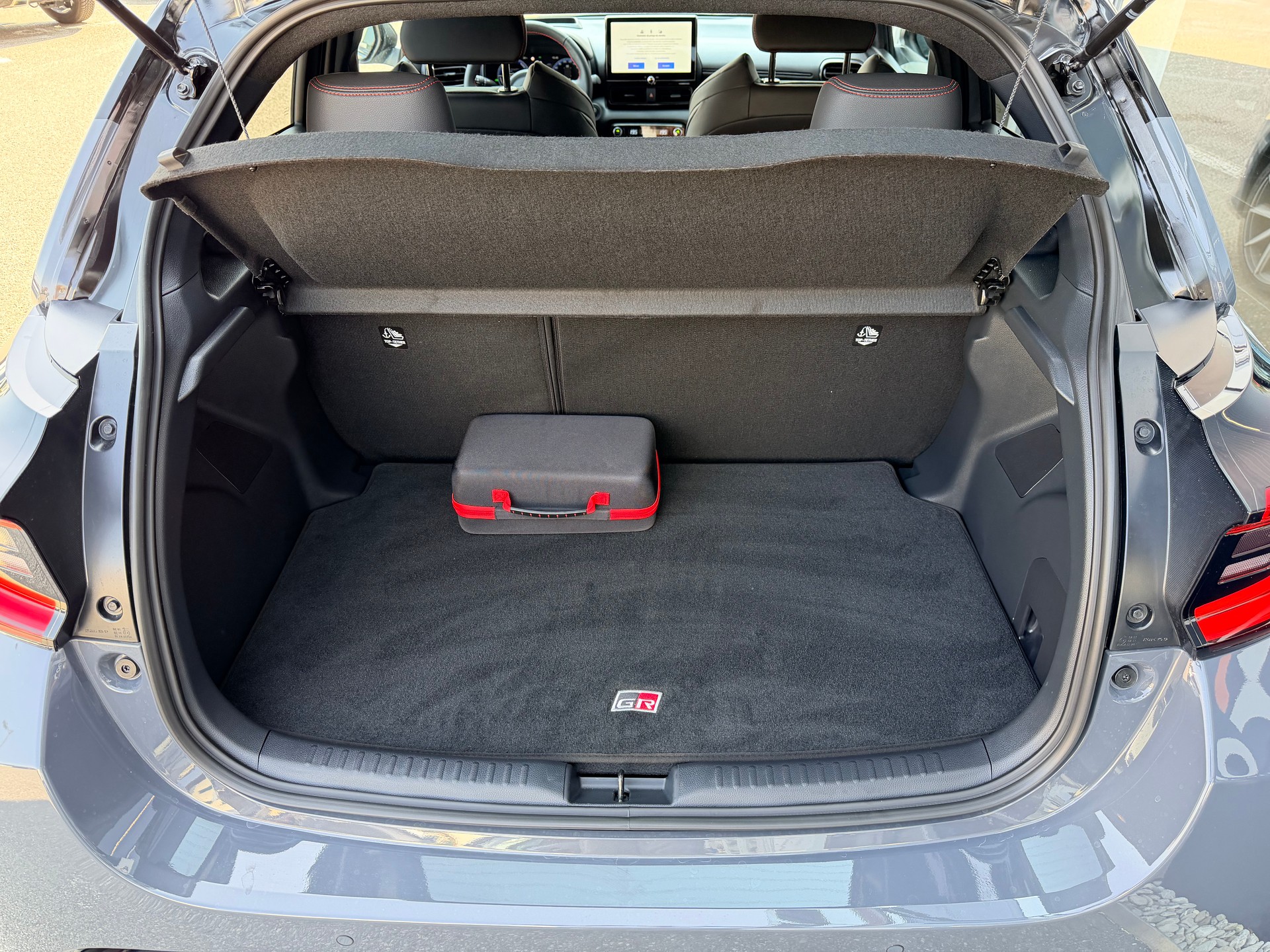 TOYOTA Yaris 1.5 GR Sport e-CVT-image-9