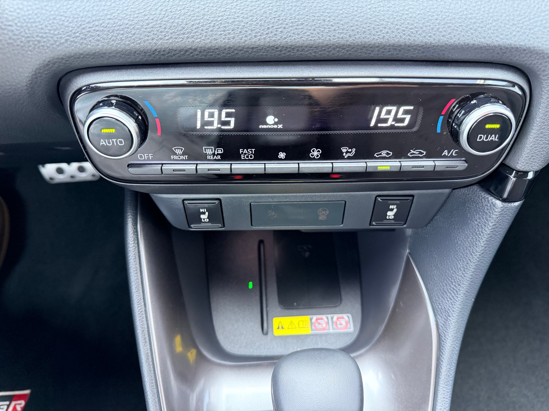 TOYOTA Yaris 1.5 GR Sport e-CVT-image-23