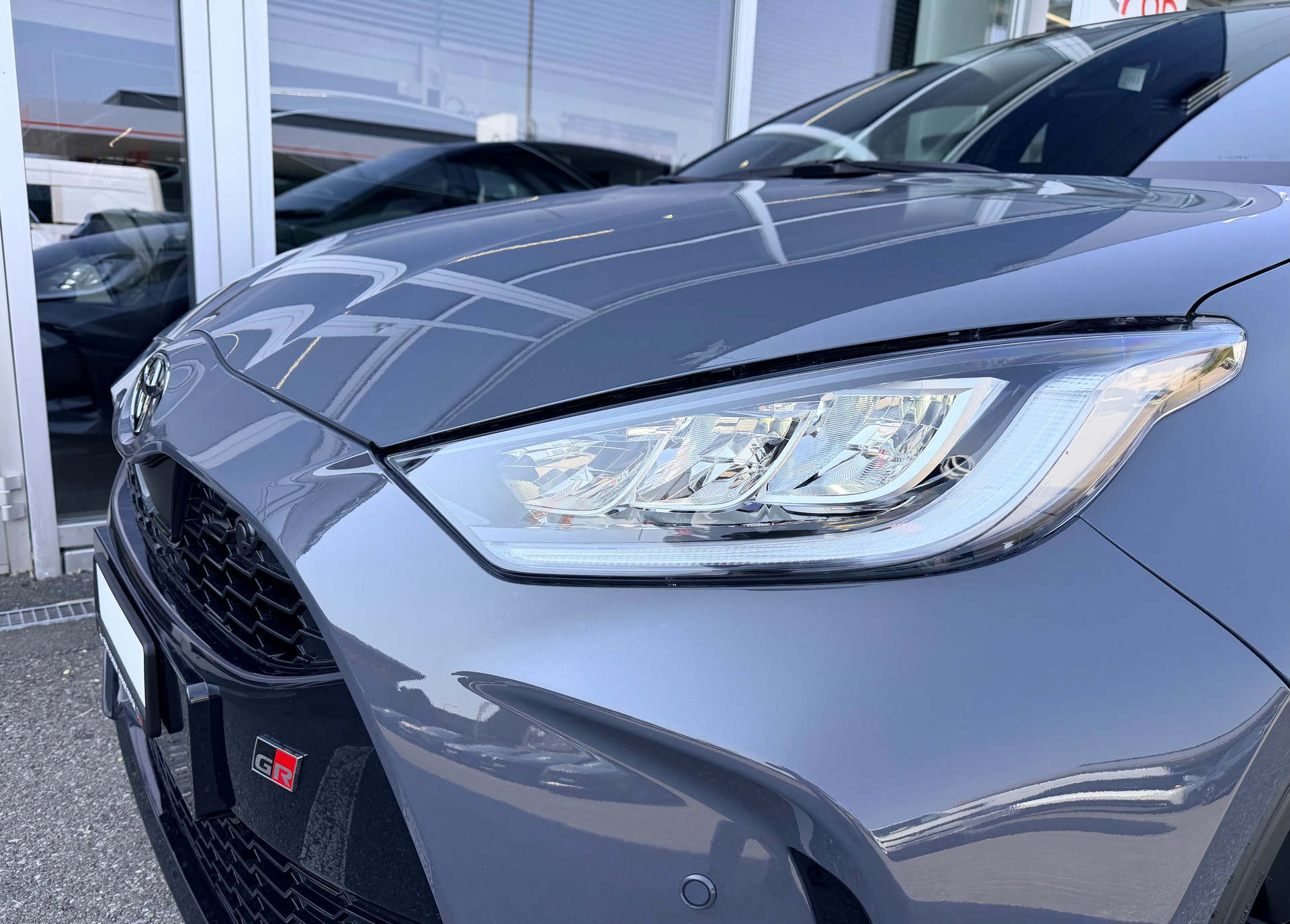 TOYOTA Yaris 1.5 GR Sport e-CVT-image-5