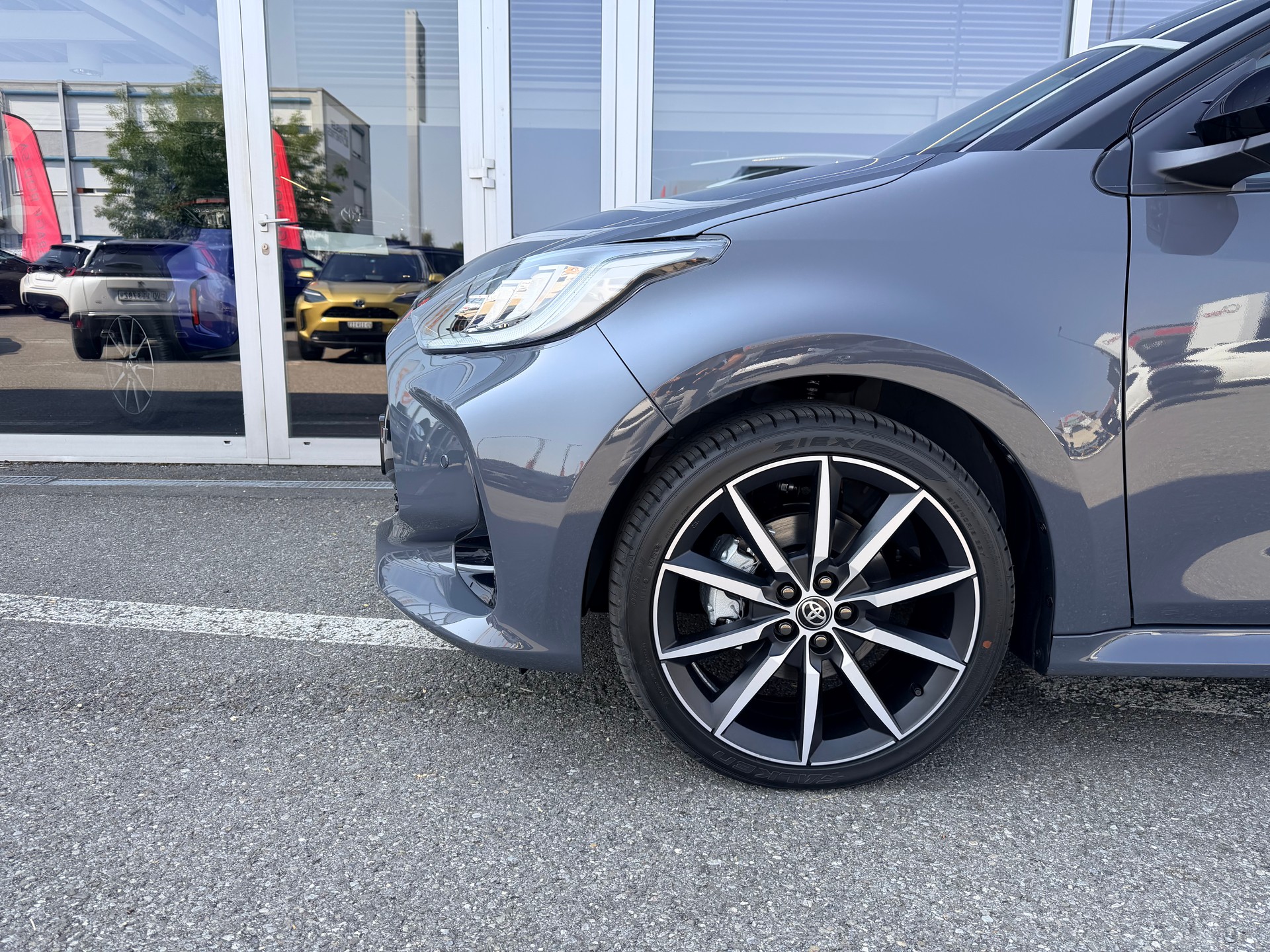 TOYOTA Yaris 1.5 GR Sport e-CVT-image-6