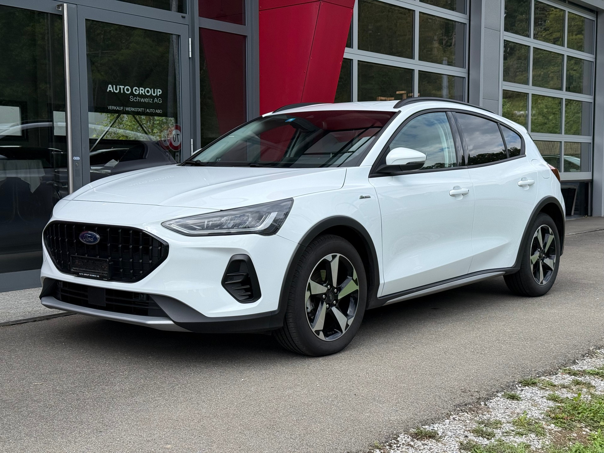 FORD Focus 1.0 MHEV Active Automat LEASING AB 292.51 CHF / MONAT-image-0