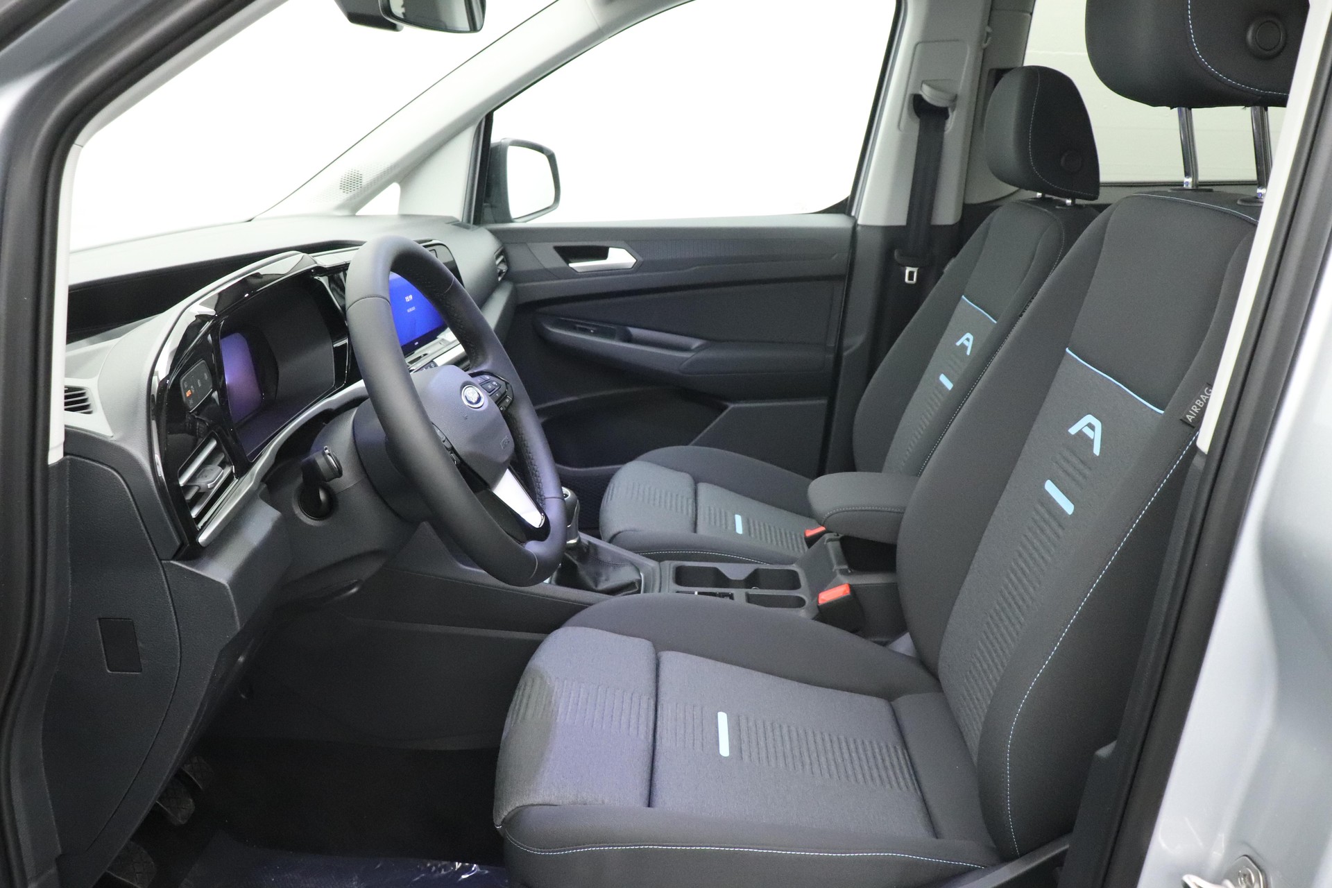 FORD Tourneo Grand Connect 2.0 EcoBlue 122 Active 4X4-image-2