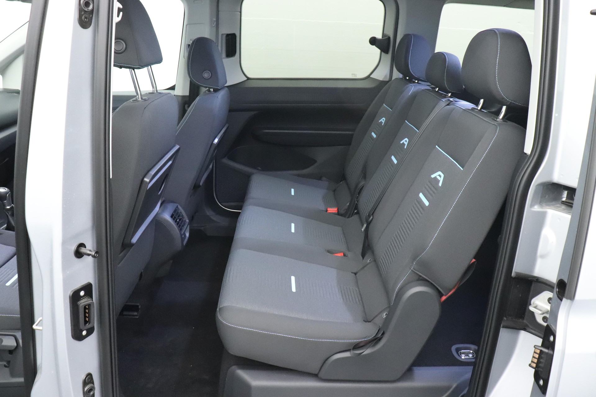 FORD Tourneo Grand Connect 2.0 EcoBlue 122 Active 4X4-image-7