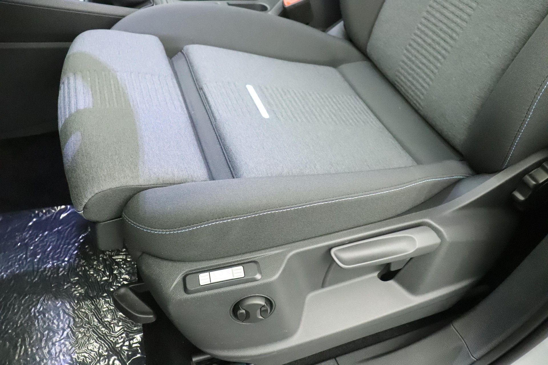FORD Tourneo Grand Connect 2.0 EcoBlue 122 Active 4X4-image-13