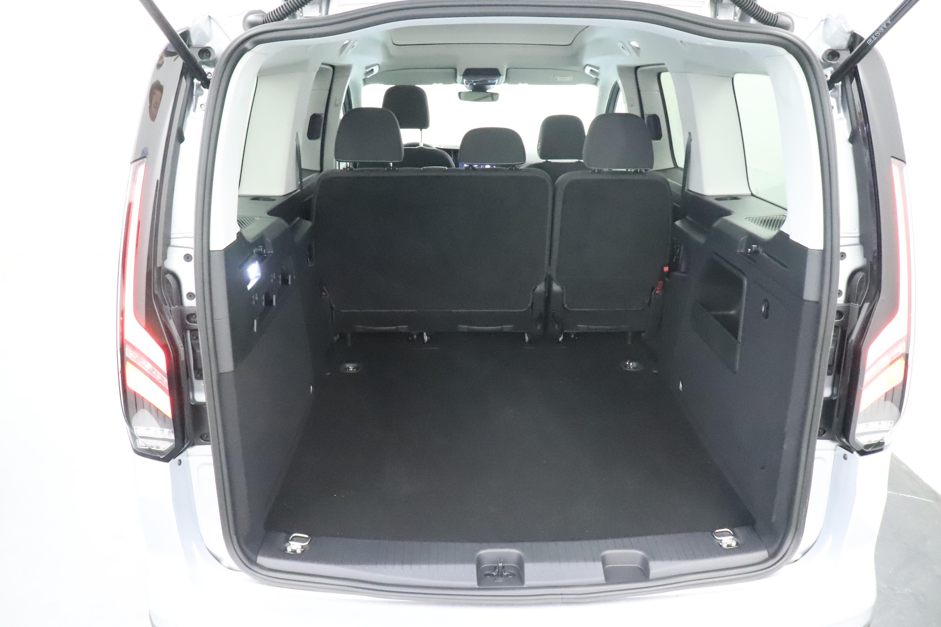 FORD Tourneo Grand Connect 2.0 EcoBlue 122 Active 4X4-image-10