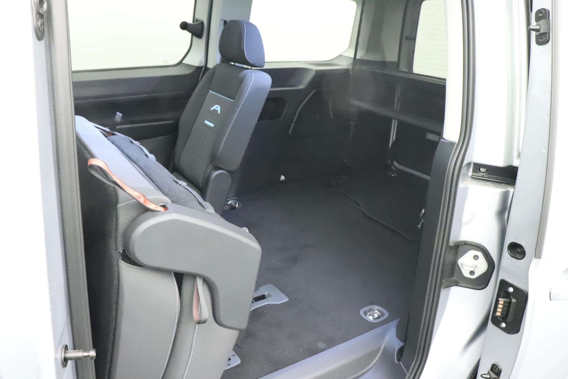 FORD Tourneo Grand Connect 2.0 EcoBlue 122 Active 4X4-image-12